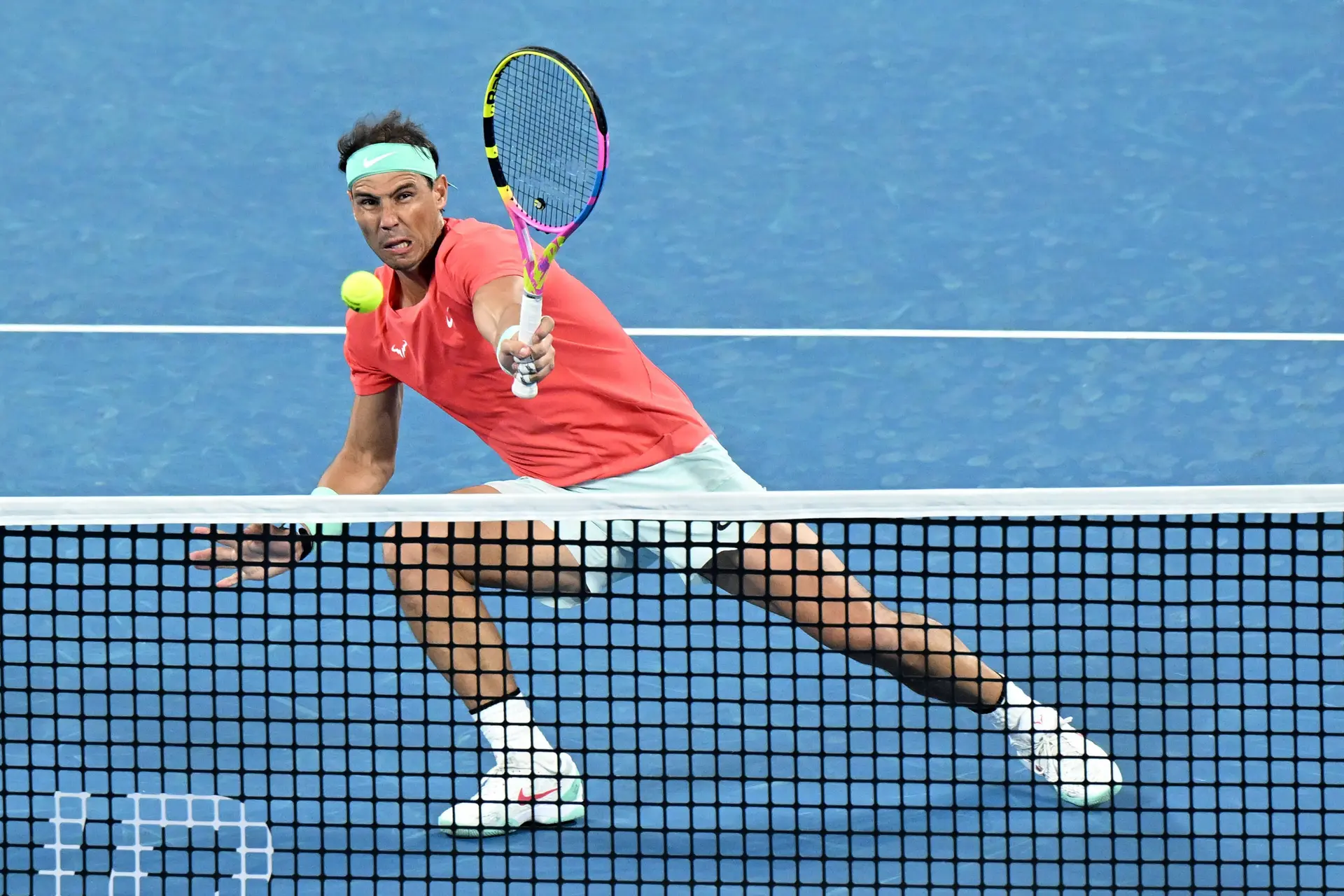 (VÍDEO) Rafa Nadal se entrena buceando en una piscina: ¿Puedes contar los segundos que aguanta bajo el agua?