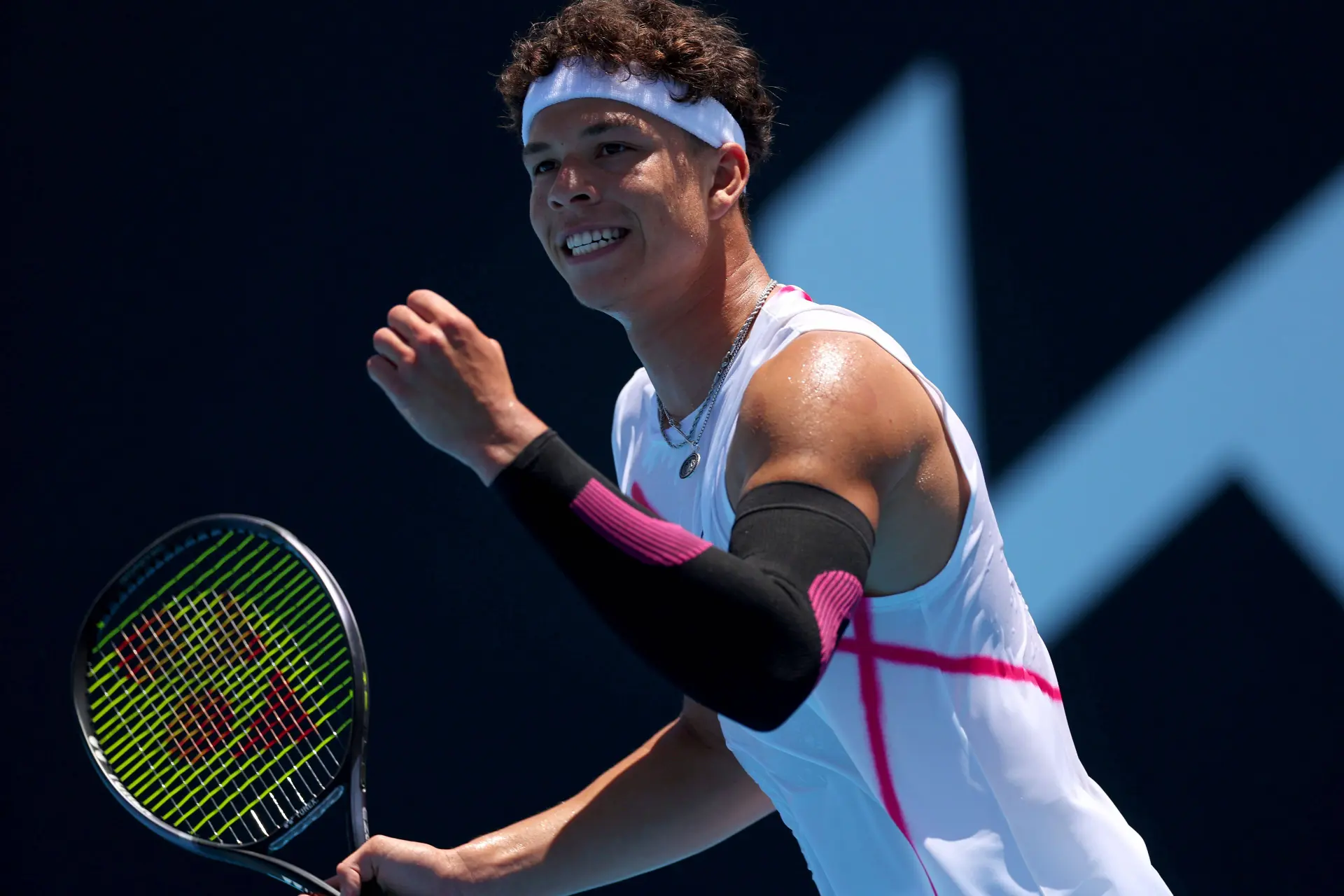 Ben SHELTON survives against Jordan THOMPSON, setting up clash with Tommy PAUL, who battles past KOEPFER at Dallas Open