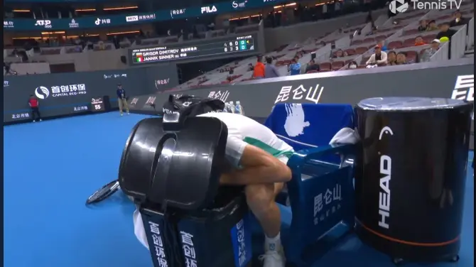 Der Kotz-Effekt: Jannik Sinners Krankheit in Peking lässt den Lauf bis zum Australian Open-Finale golden glänzen