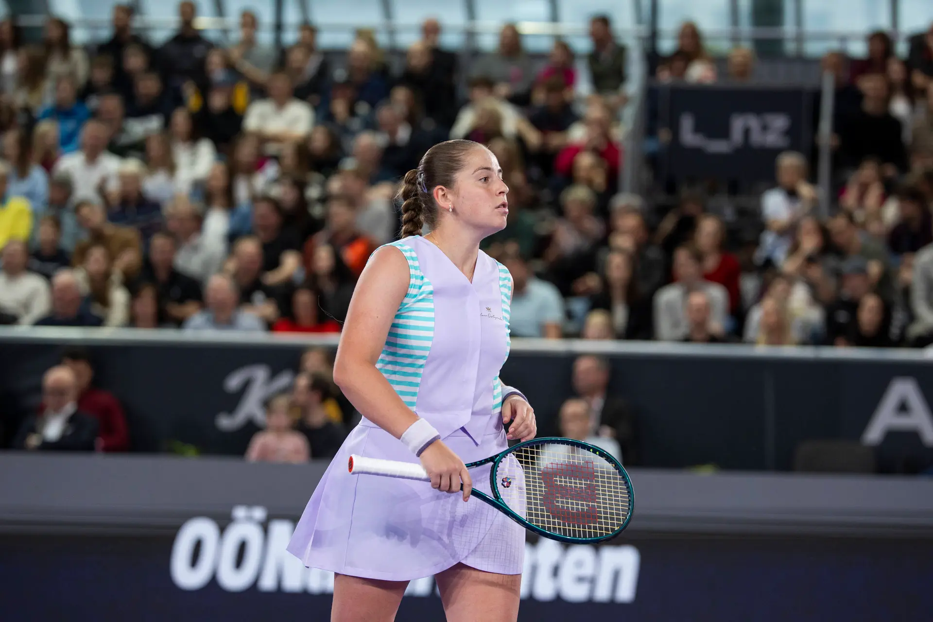(VIDEO) Chaos in New York: Jelena Ostapenko booed off court after fiery clash with Taylor Townsend