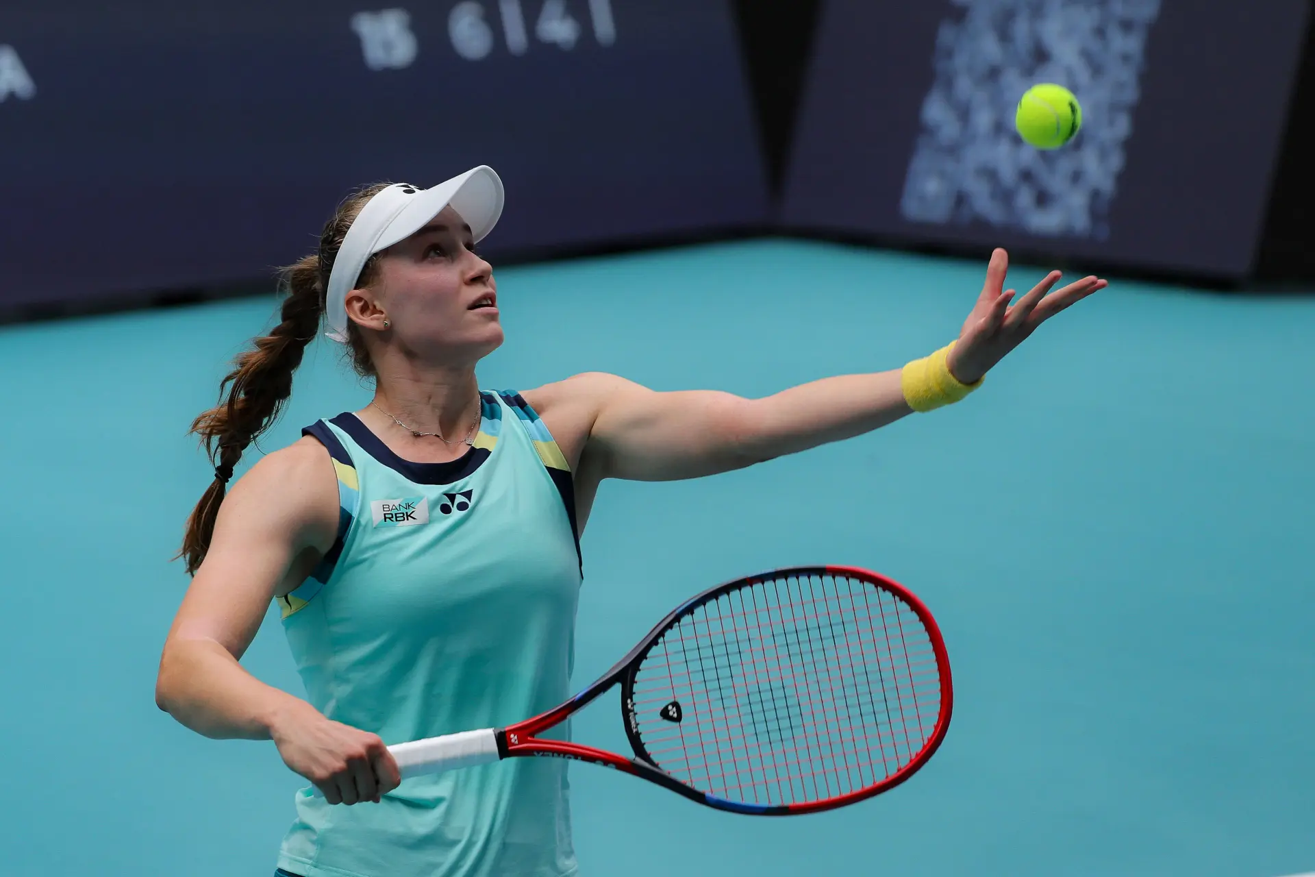 Elena RYBAKINA dá prioridade ao descanso após doença durante a fase final do Open de Miami: "Todos os jogos que disputei, no dia seguinte não treinei"