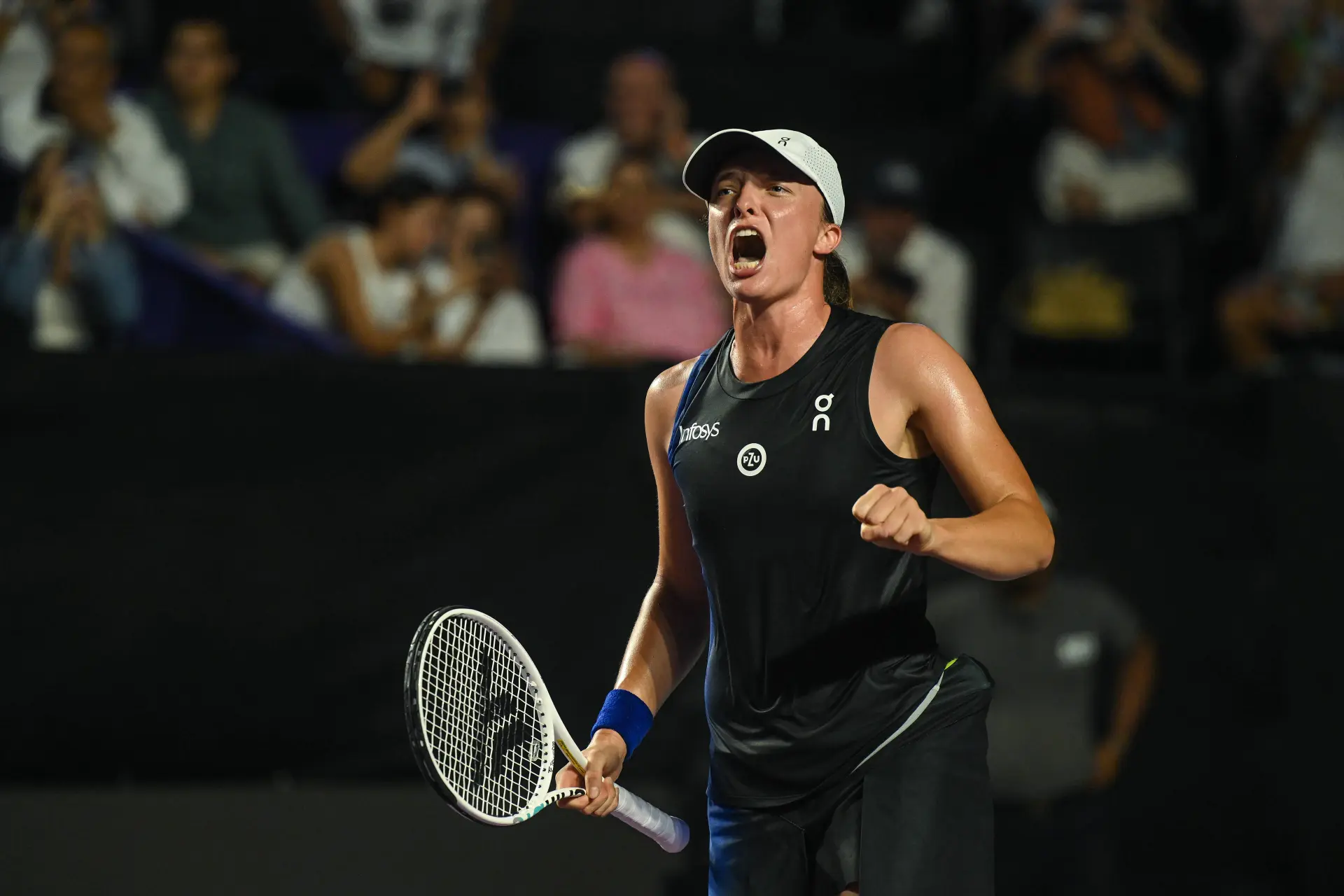 A série de vitórias acabou! A excelência de Iga SWIATEK no WTA 1000 foi afetada após a surpreendente derrota no Miami Open para Ekaterina ALEXANDROVA