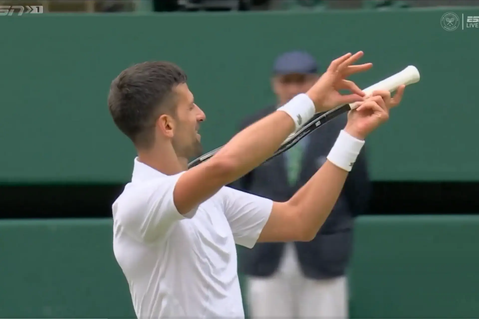 (VIDEO) Novak Djokovic orchestrates with violin celebration for daughter but gets booed by Wimbledon crowd