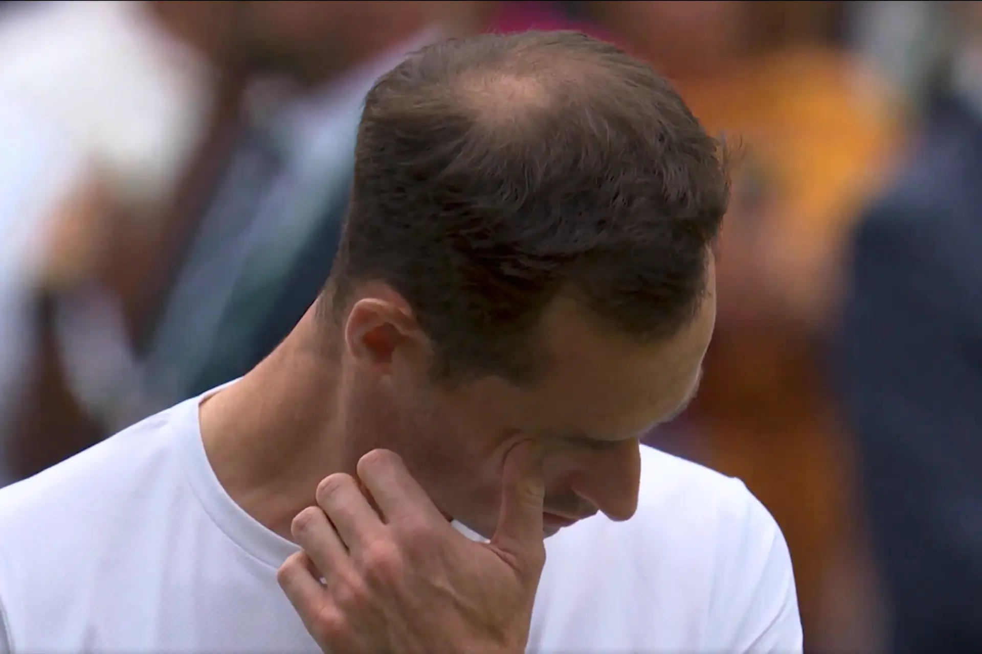 (VIDEO) Not a dry eye on Centre Court: Andy Murray in tears receiving incredible Wimbledon farewell