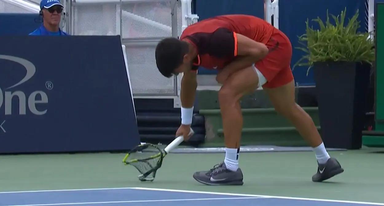Nick Kyrgios, sobre los raquetazos contra el suelo de Carlos Alcaraz: "Cuando yo lo hago es por problemas mentales..."