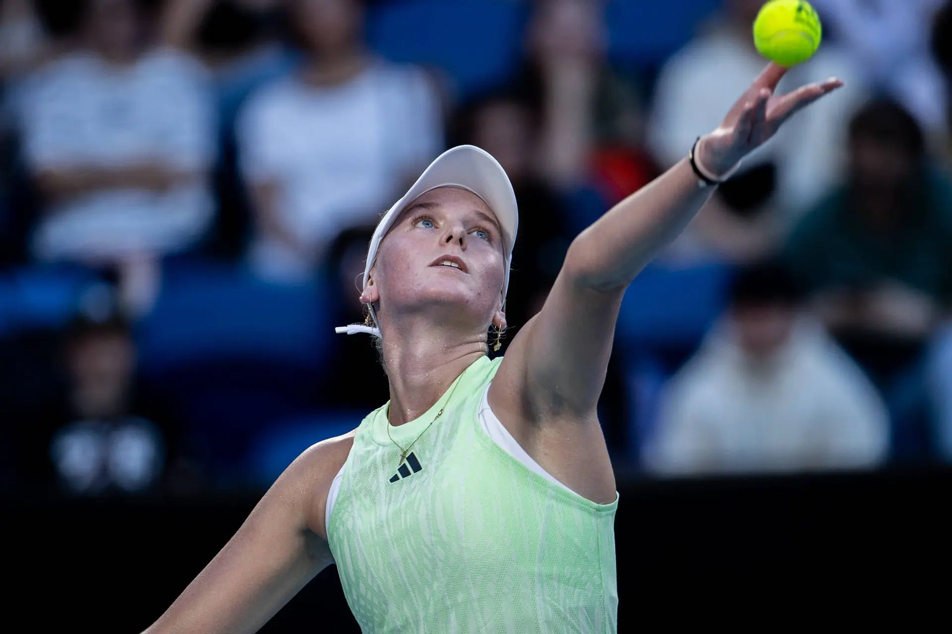 Leylah Fernandez cae inesperadamente frente a Ashlyn Krueger y se despide del Open de Canadá