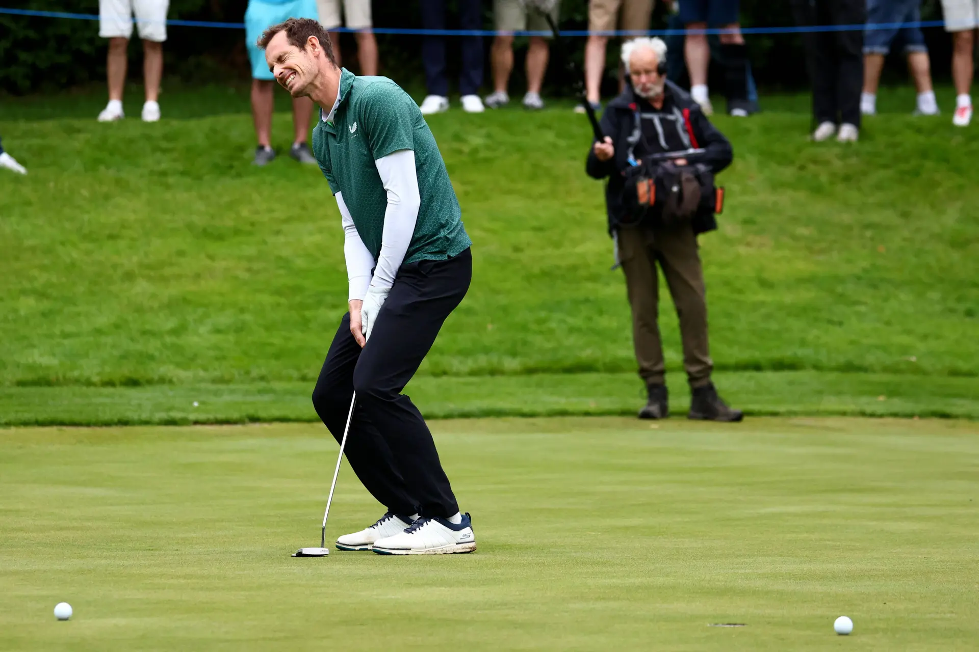 Andy Murray switches racket for clubs in celebrity golf event