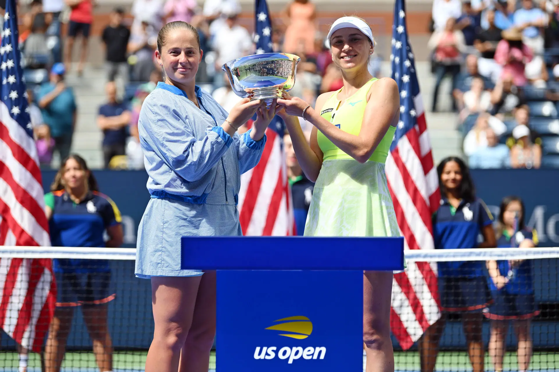 Jessica Pegula le envía un regalo especial para la campeona de dobles del US Open que tuvo que posponer su boda para jugar