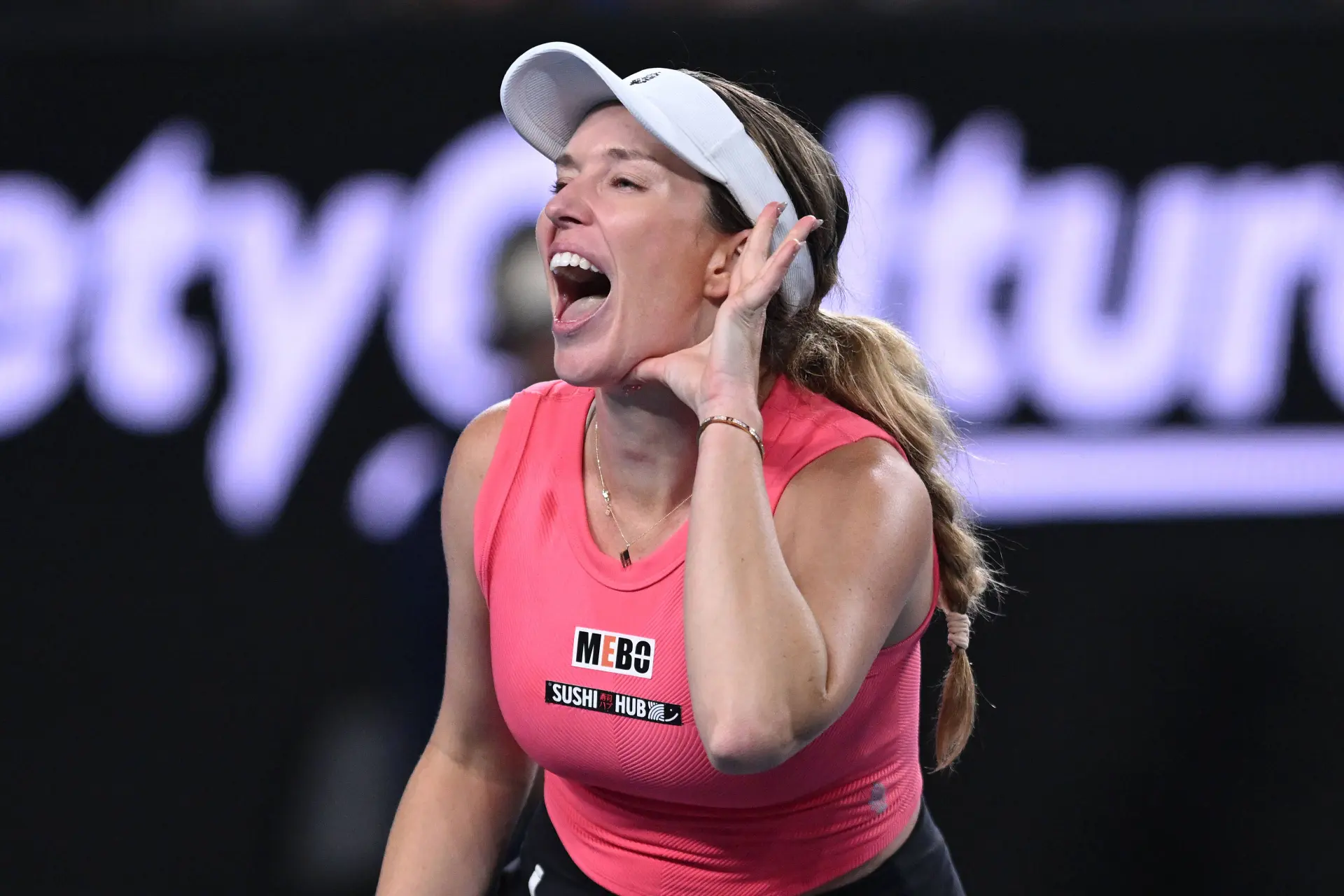 (VIDEO) “That was a big fail. You got me" - Martina Navratilova unimpressed with 'early April Fool's joke' by Danielle Collins