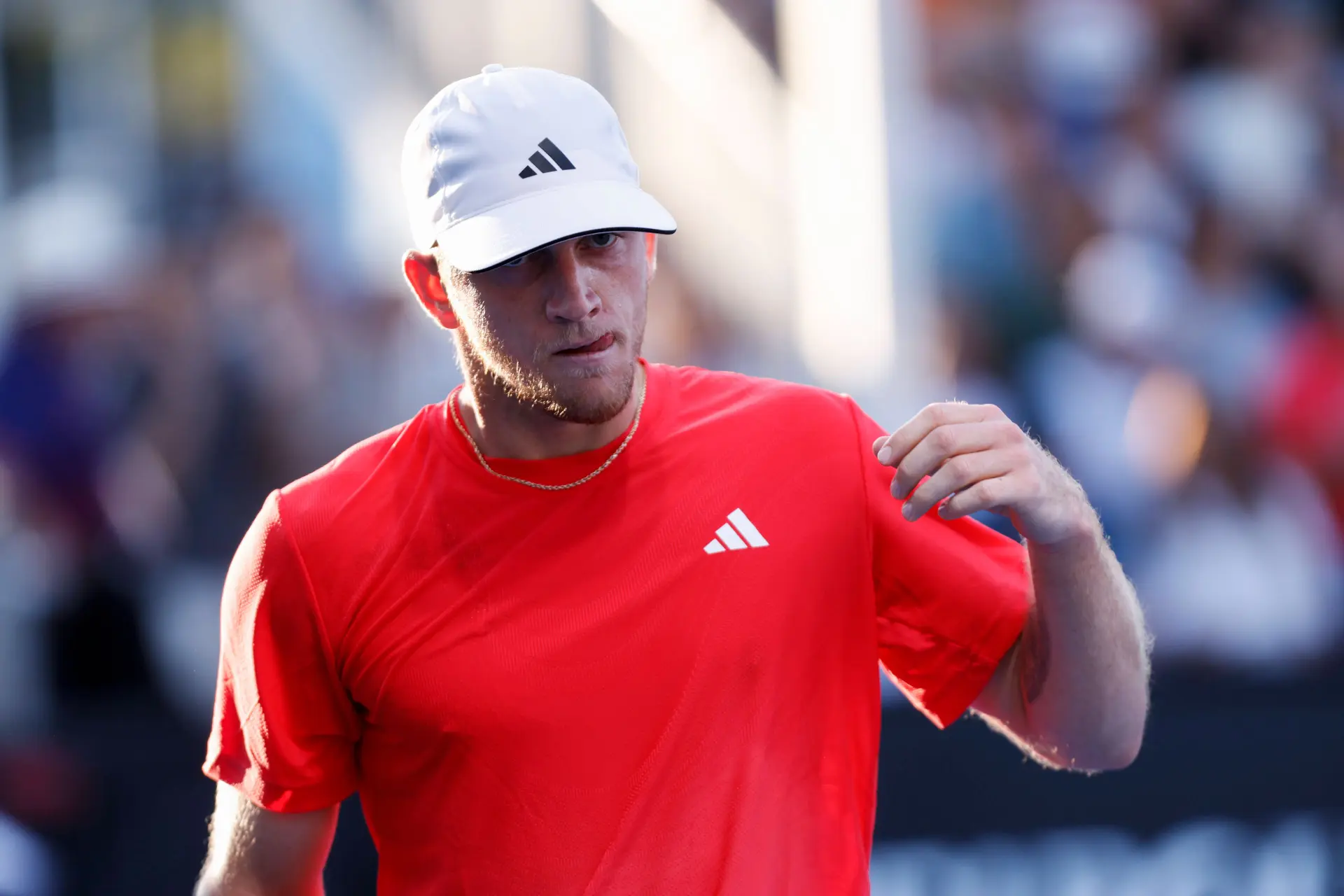 (VIDEO) Cazaux causes chaos: Alejandro Davidovich Fokina and Felix Auger-Aliassime forced to switch court mid-match due to noise