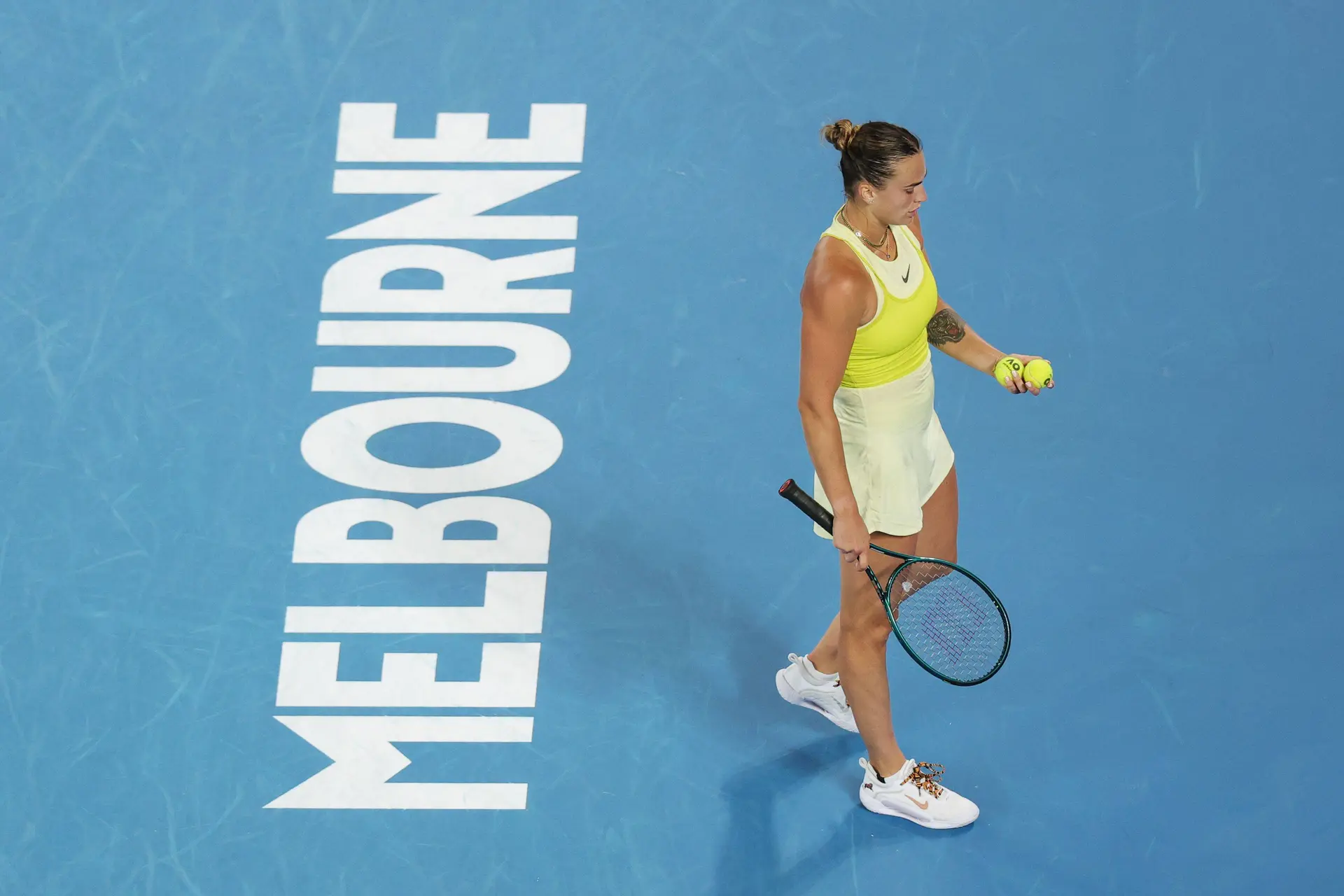 Aryna Sabalenka besiegt  ihre beste Freundin Paula Badosa und steht zum dritten mal in Folge im Finale der Australian Open