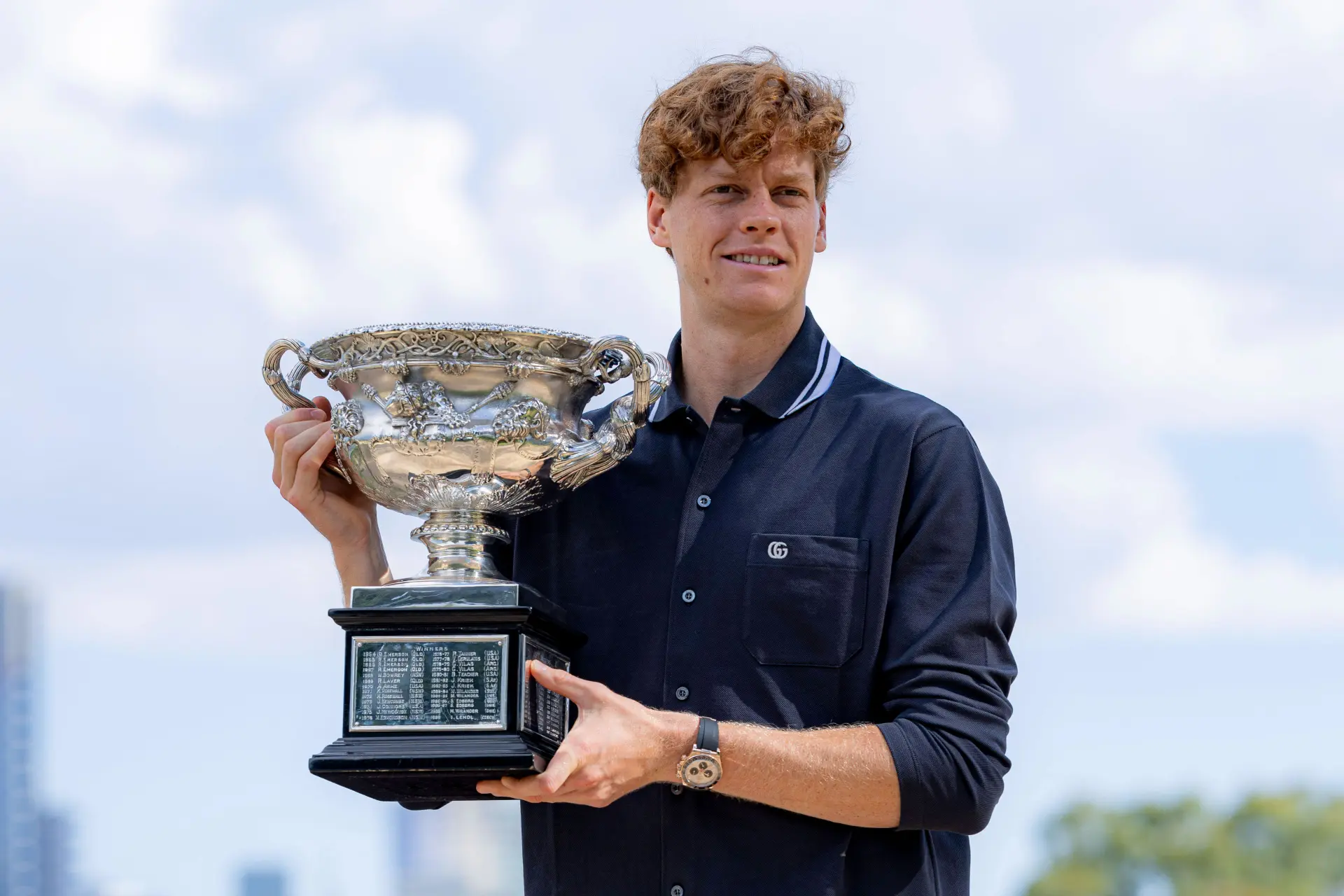 Toni Nadal defiende a Jannik Sinner por las críticas hacia su acuerdo con la AMA: "Estoy en contra de la sanción"