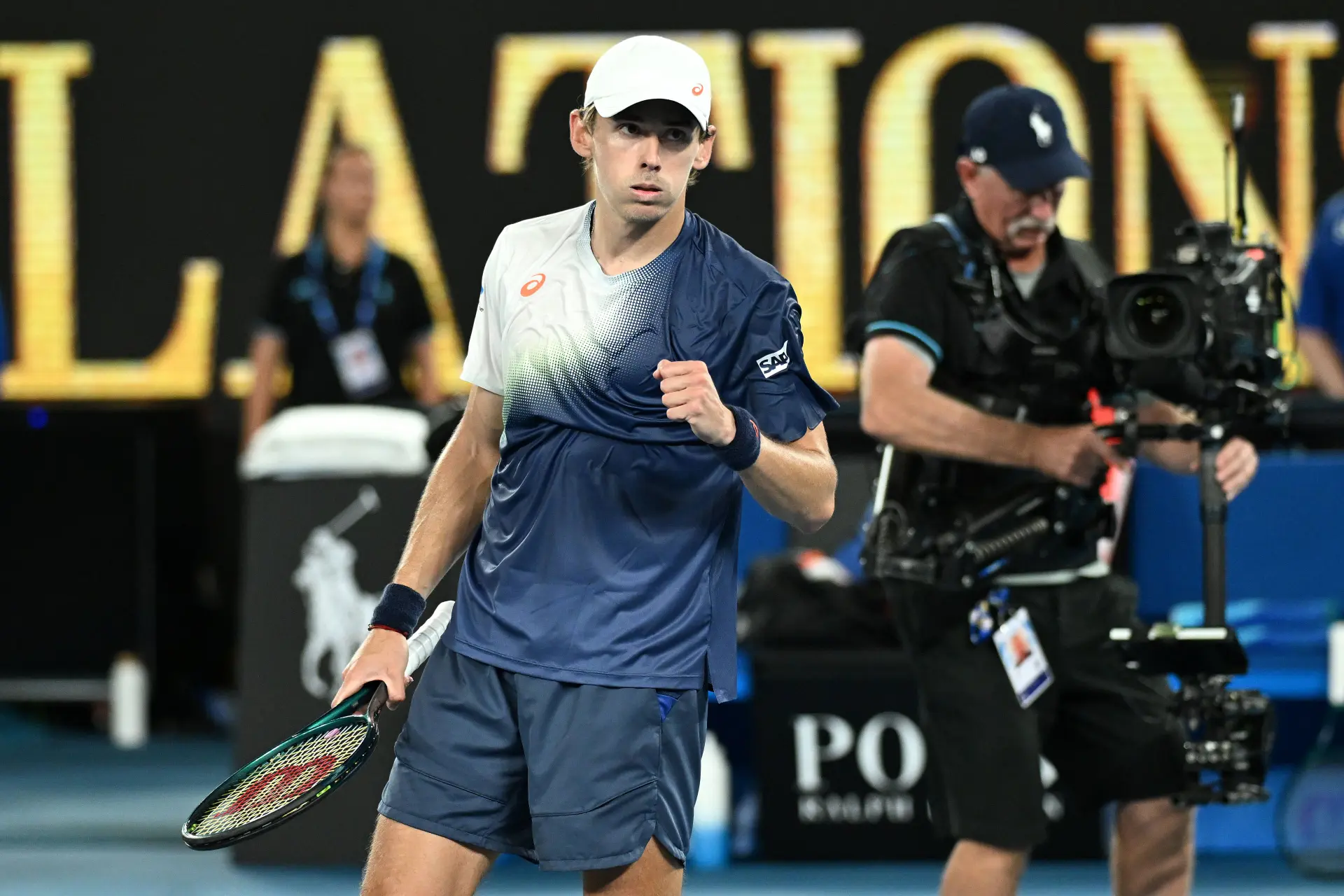 Alex de Minaur alcanza cuatro cuartos de final consecutivos al vencer en Rotterdam a Jakub Mensik