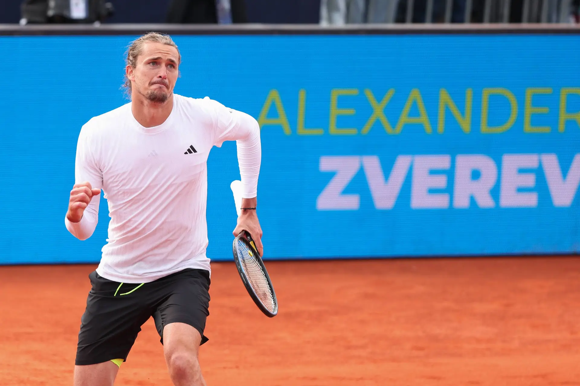 "Irgendetwas stimmt hier nicht... Wahnsinn": Boris Becker und Martina Navratilova unter den Top-Namen, die sich über die Kontroverse um Alexander Zverev in Madrid wundern