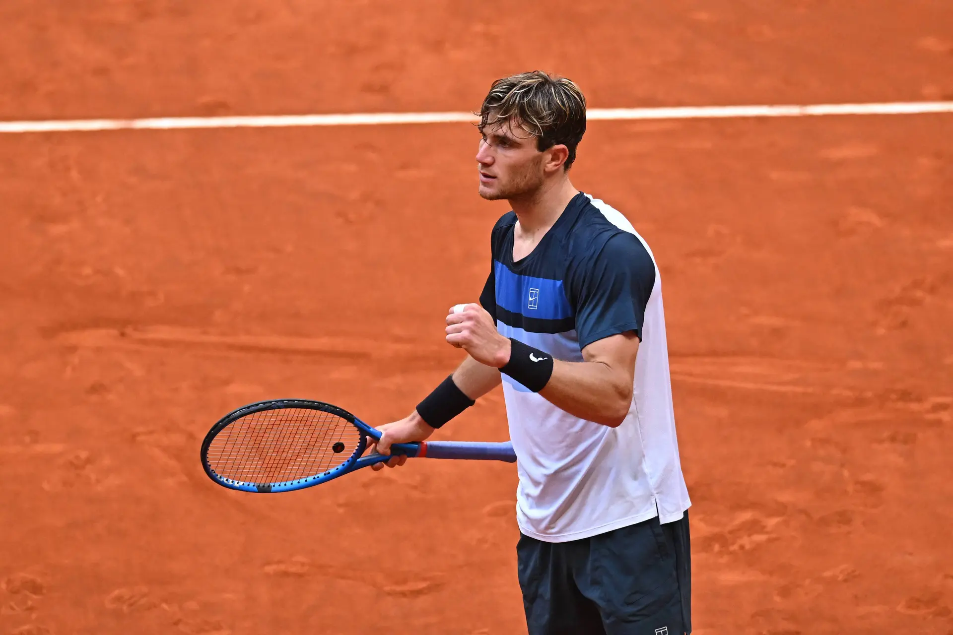 Flawless Jack Draper cruises past Luciano Darderi in to reach Rome third round