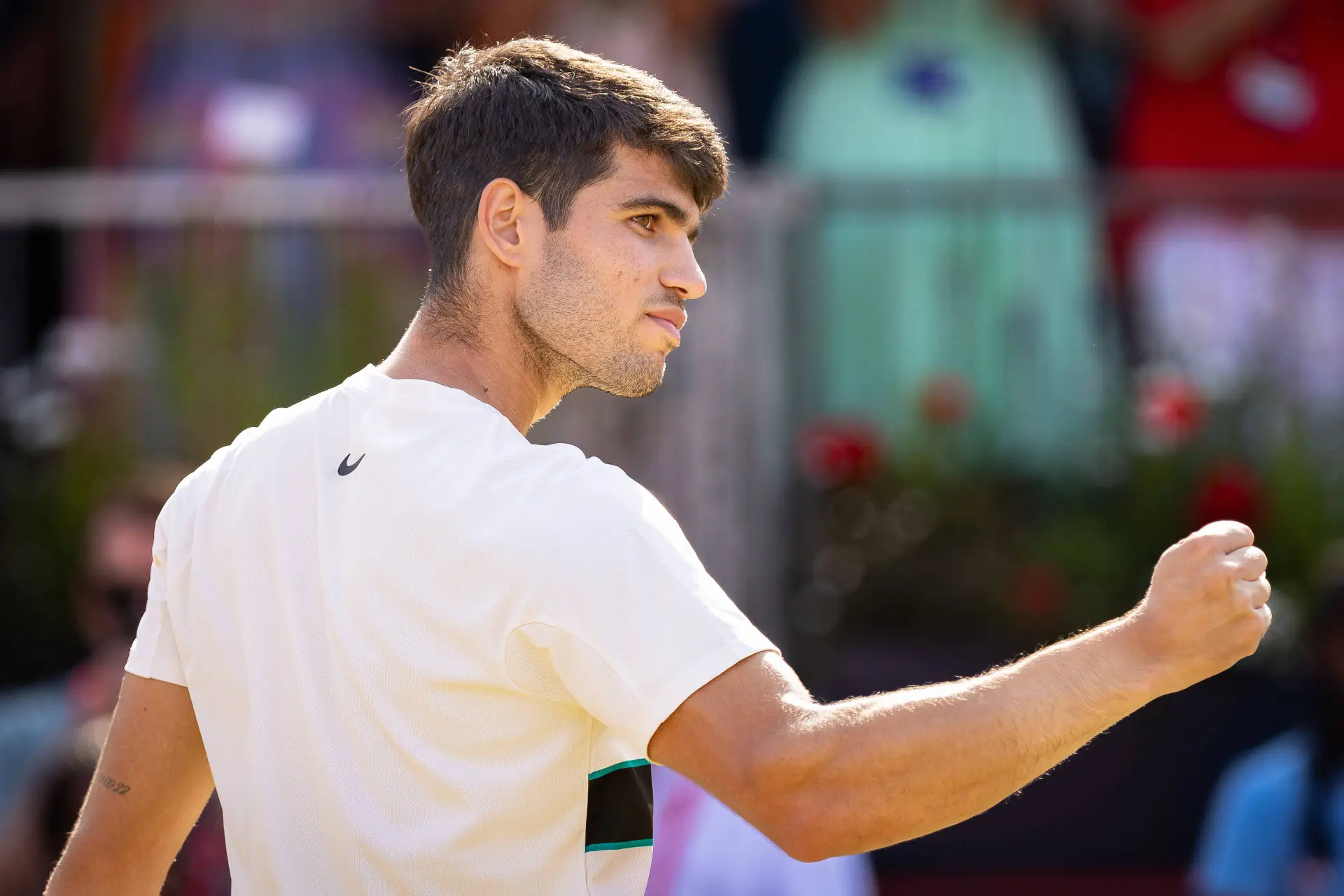Unstoppable on grass: Carlos Alcaraz power past Bautista Agut to reach Queen's Club final