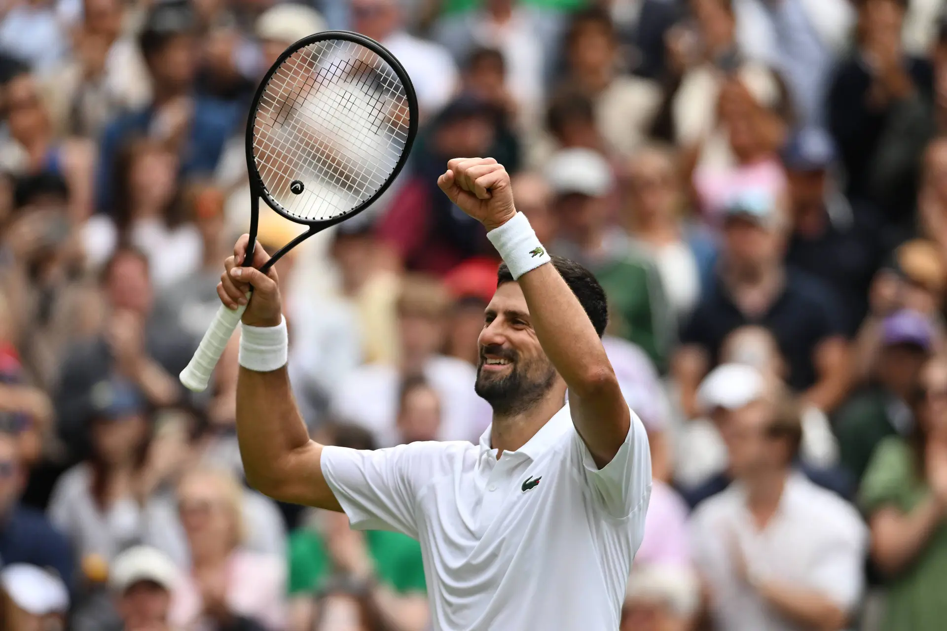 (VIDEO) Novak Djokovic becomes part of engagement moment at Wimbledon with playful remark
