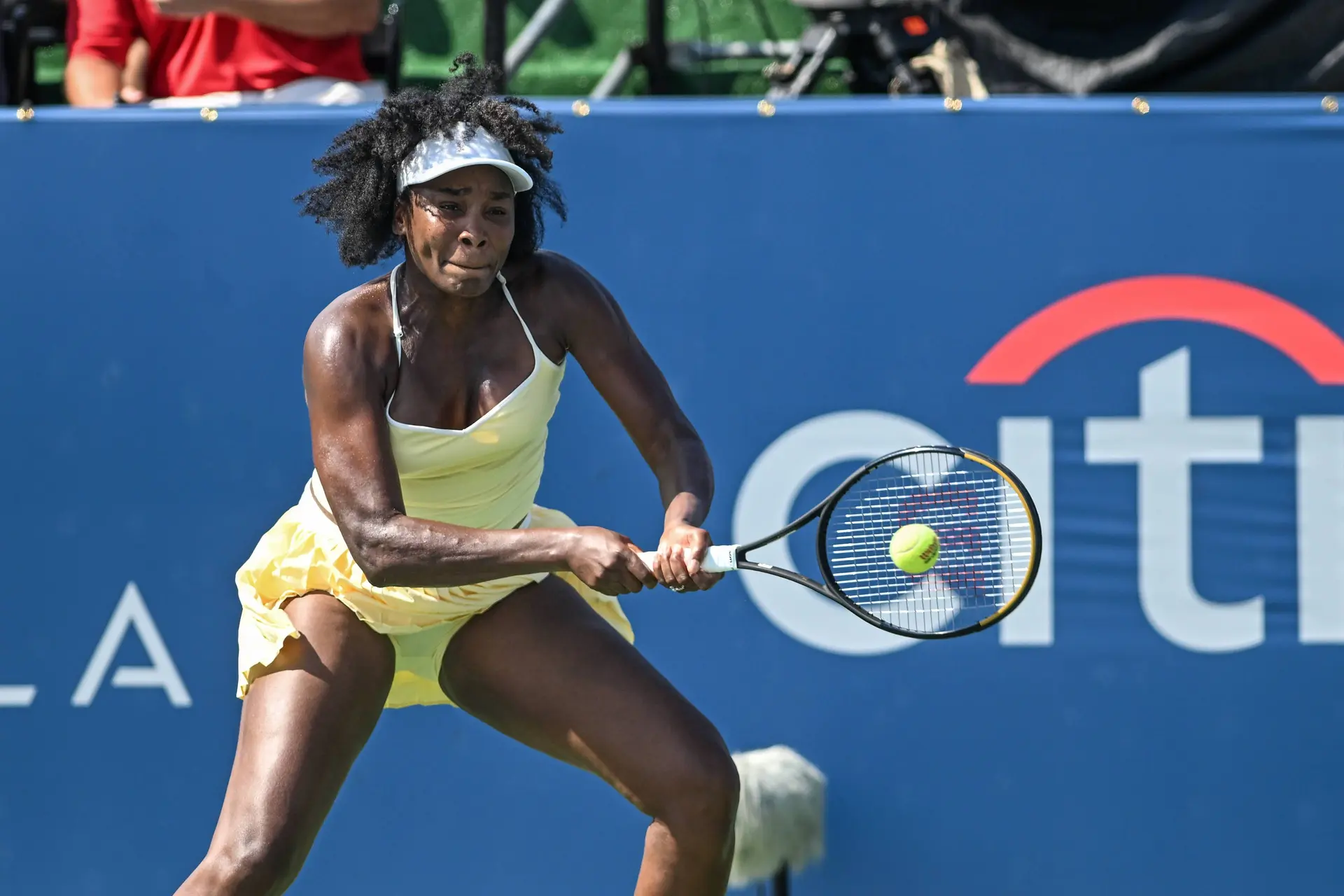 Hobart International: Differing American fortunes as Venus Williams beaten by fellow veteran while Iva Jovic shines