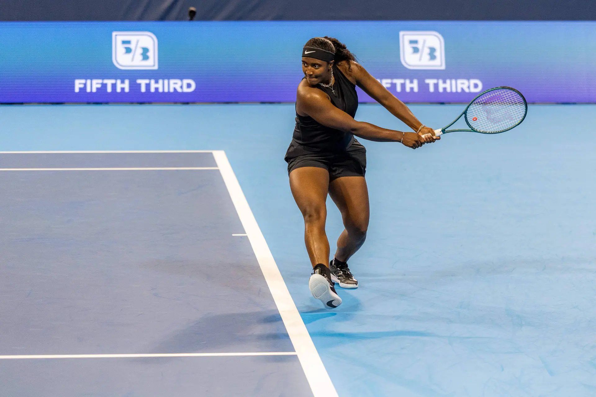 (VIDEO) Hailey Baptiste smashes racket to floor after missing six match points in dramatic tiebreak against Belinda Bencic