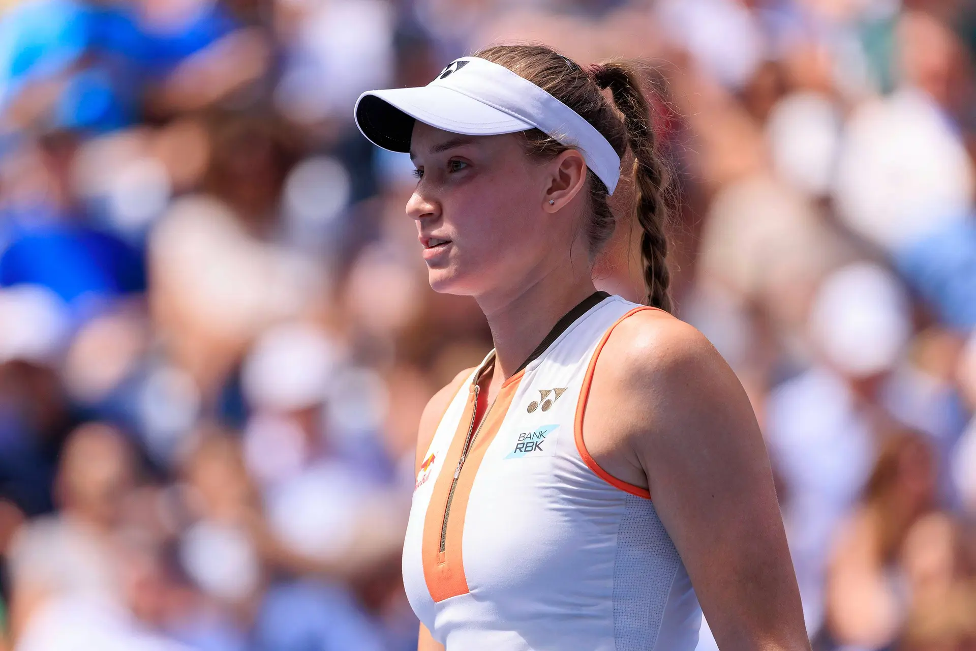 Elena Rybakina rolls past Amanda Anisimova to start WTA Finals in dominant fashion