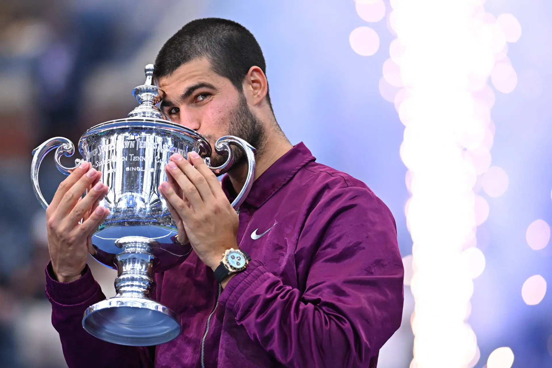 Mais um título para Carlos Alcaraz: Exibição dominante contra Taylor Fritz garante o 8º titulo da temporada