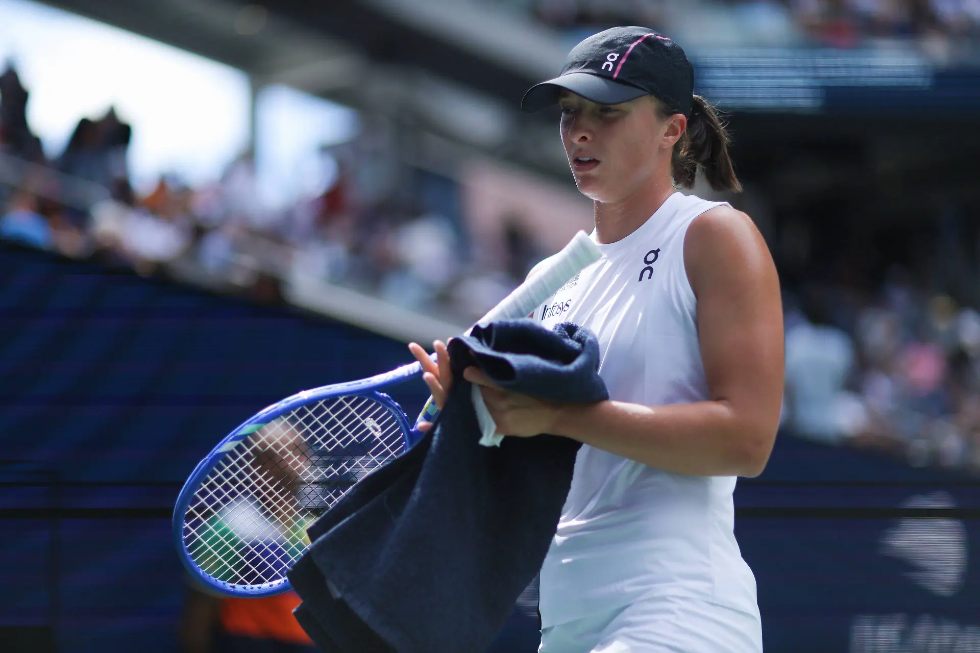 WTA Rankings Update: Iga Swiatek adds pressure onto Aryna Sabalenka after Seoul triumph, Maya Joint and Katerina Siniakova rise