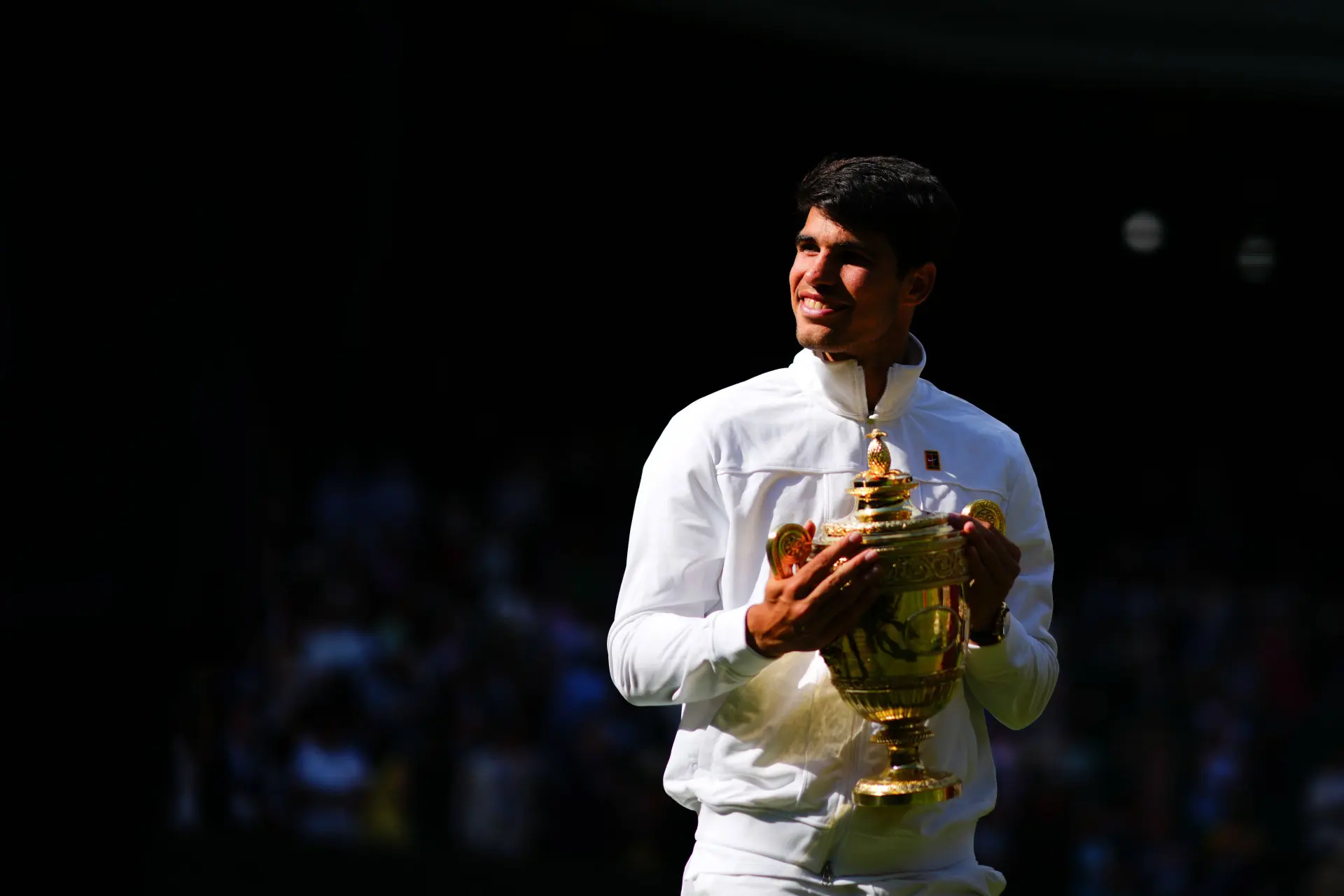 "Este é, de longe, o objeto mais significativo": A raquete de Wimbledon de Carlos Alcaraz vai bater recordes em leilão