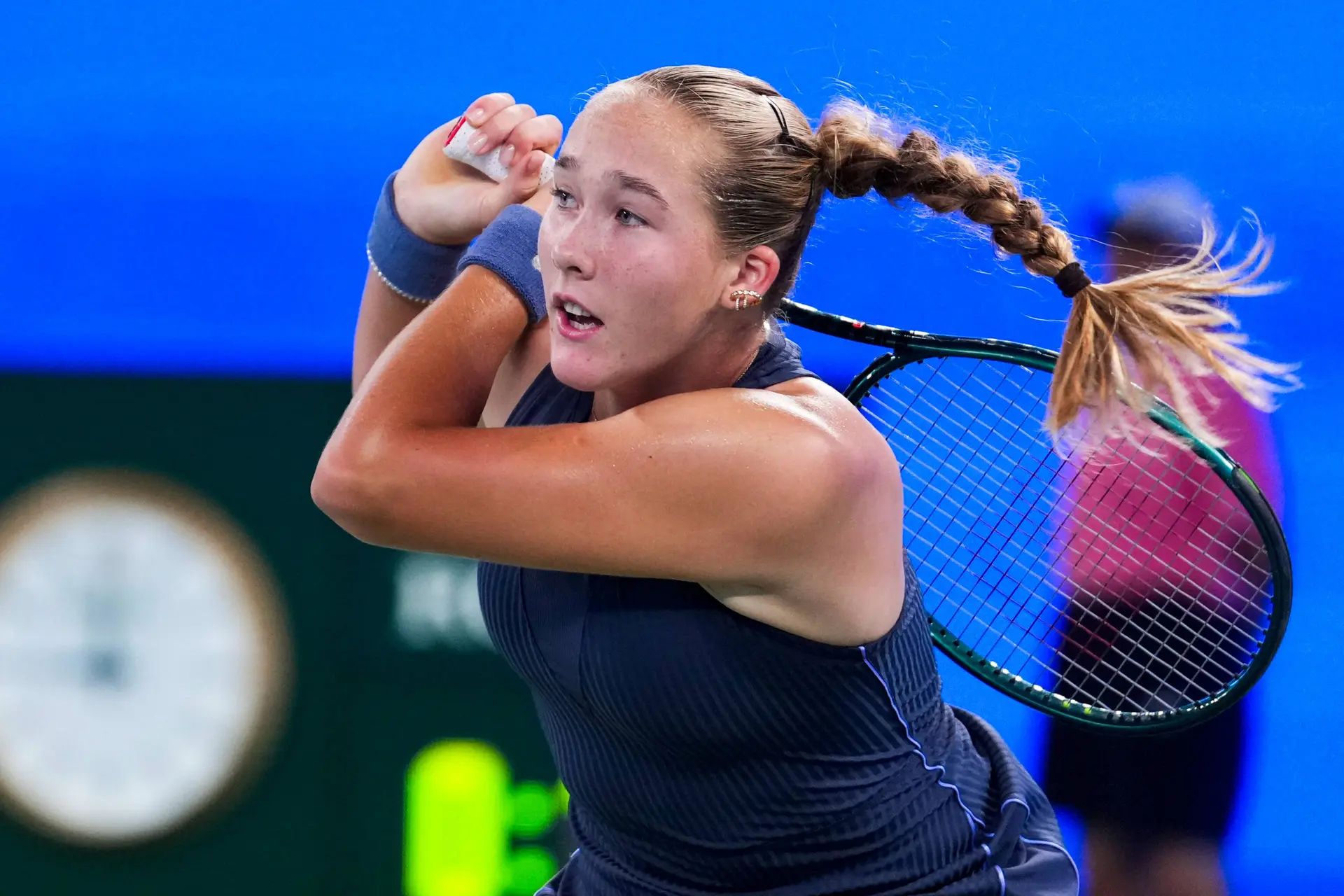 Mirra Andreeva competing in Wuhan Open