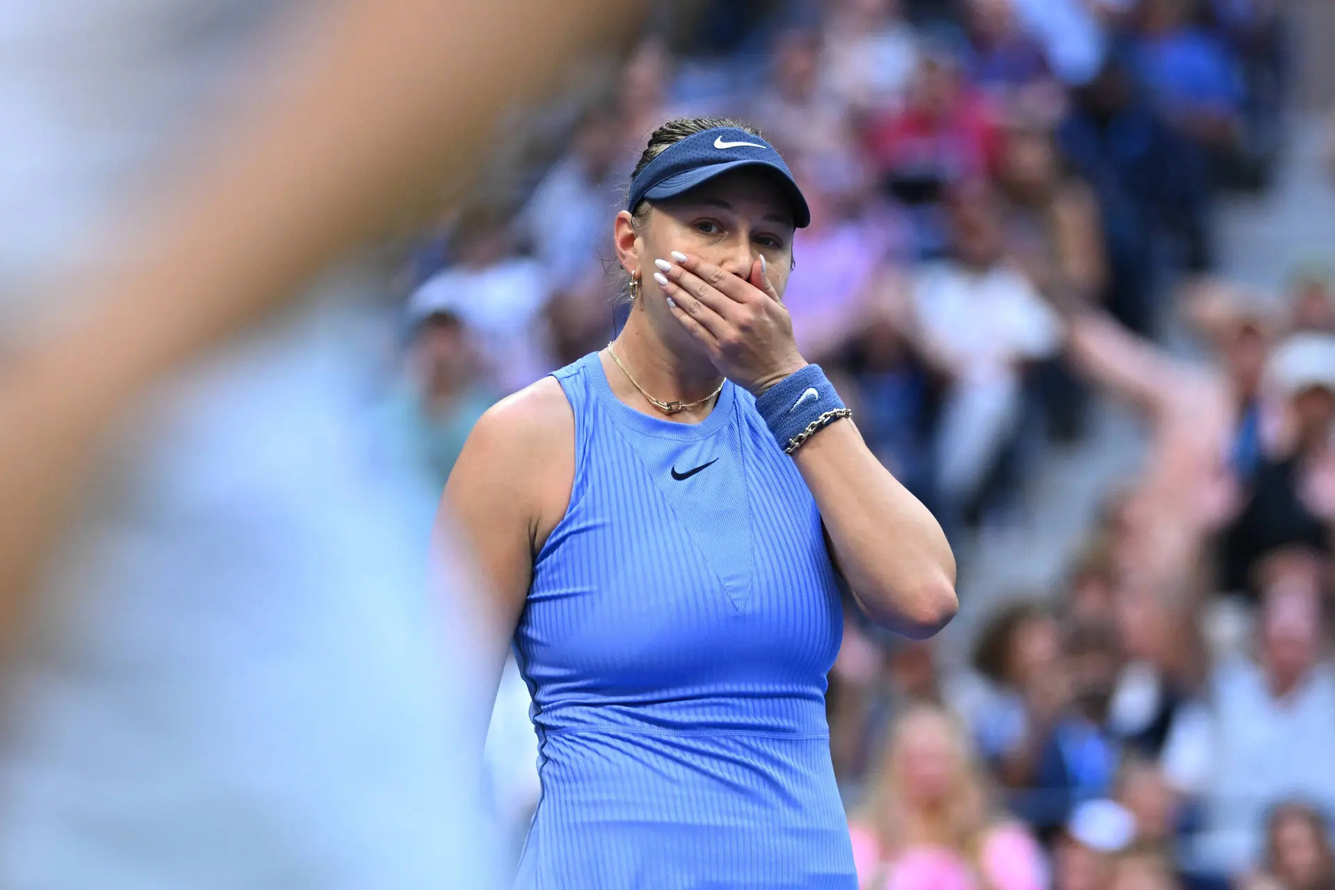 "Tive de tirar o dente do siso no dia em que voei" Amanda Anisimova ri-se das dores antes da final do Open da China