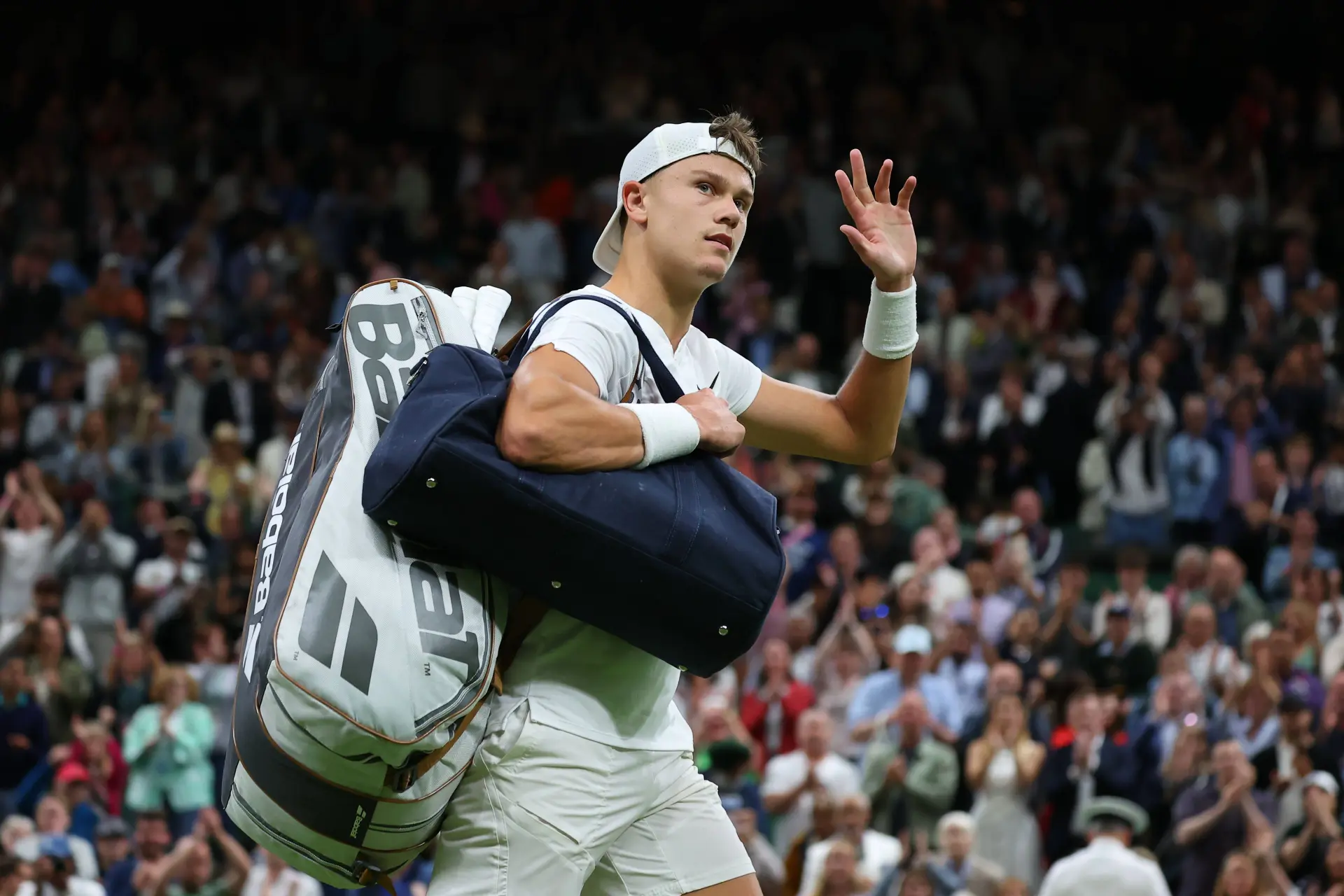 "São métodos de punição antiquados e não têm lugar em 2025" Mãe de Holger Rune critica o calendário ATP e as repercussões financeiras "inaceitáveis"