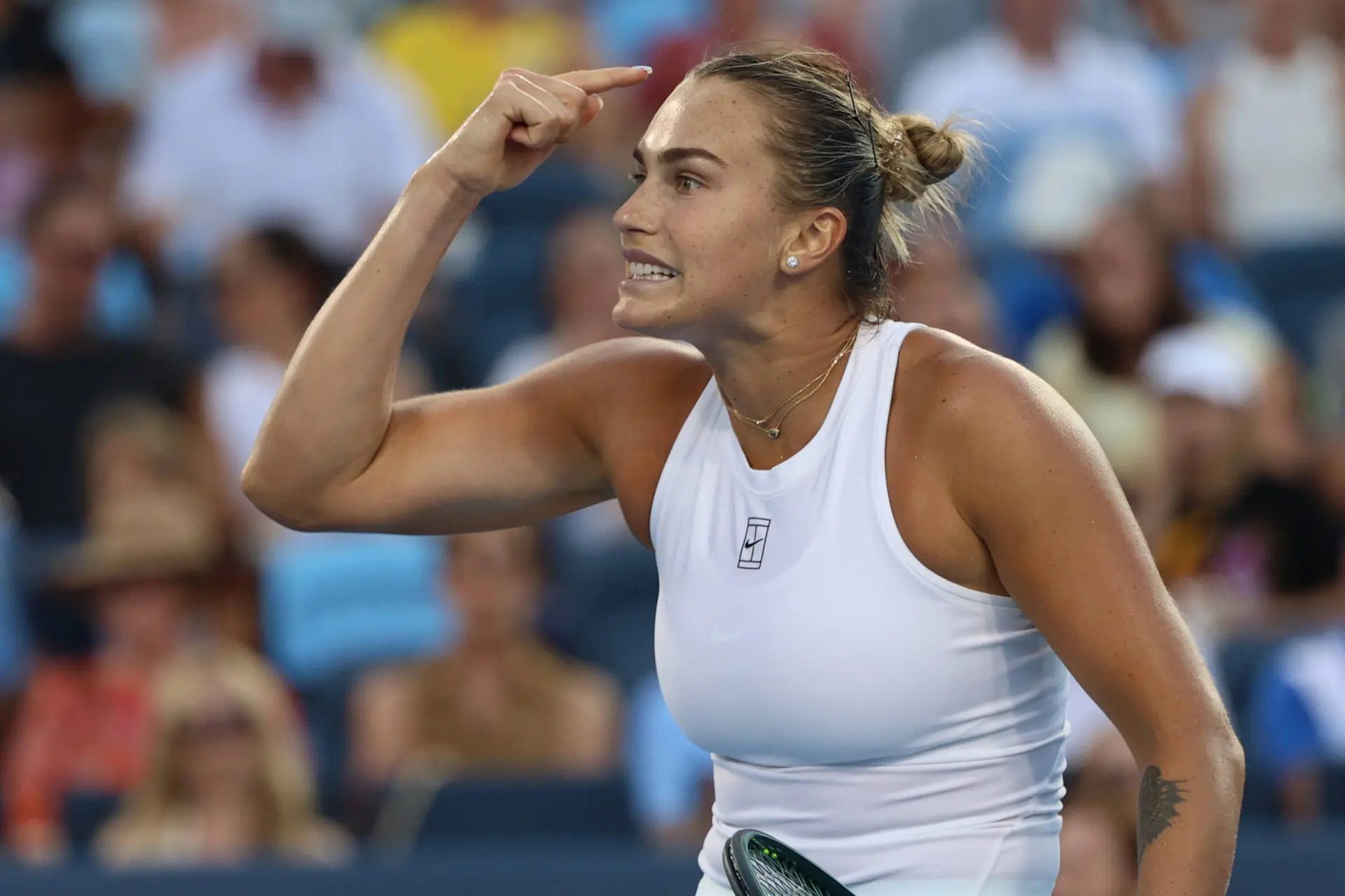 "Vielleicht habe ich ein bisschen zu viel auf Anton gesetzt": Aryna Sabalenka erklärt feurigen Schlagabtausch mit Trainer während dramatischem WTA-Finalsieg