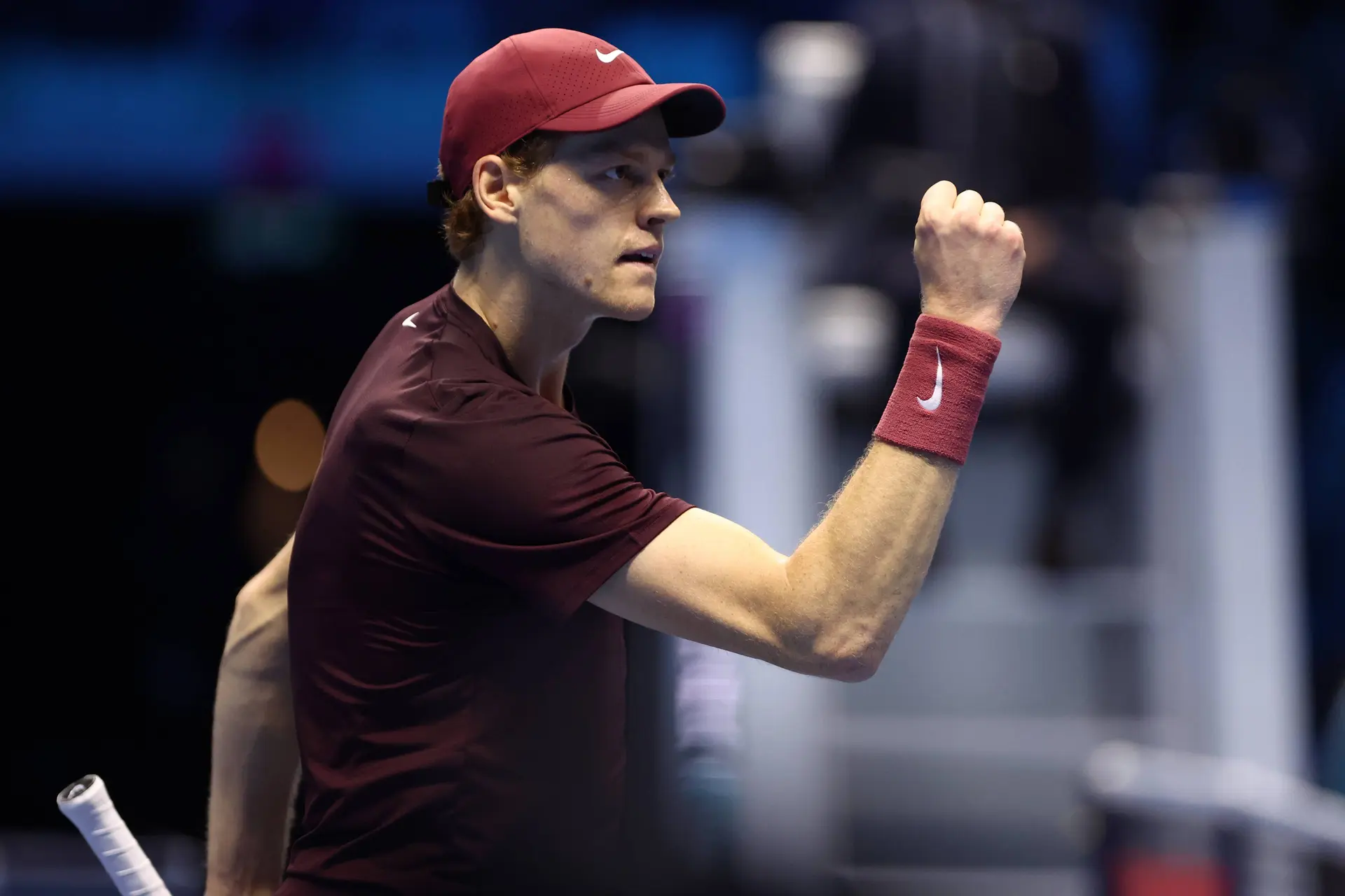 Alex de Minaur kann Jannik Sinner erneut nicht schlagen: Der italienische Südtiroler erreicht das Finale der ATP Finals!
