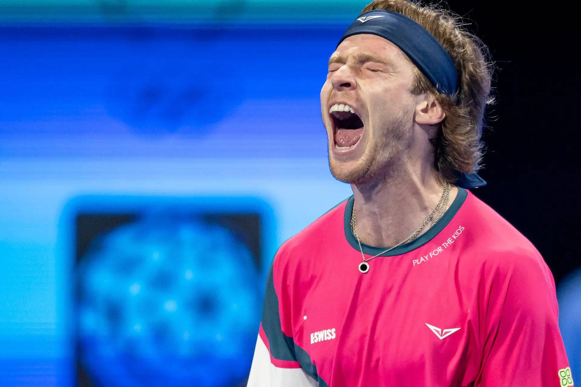 „Marat und die anderen Mitglieder meines Teams bringen mich um“ – Intensiver Trainingsplan „massakriert“ den entschlossenen Rublev bei schwacher Form auf dem Platz