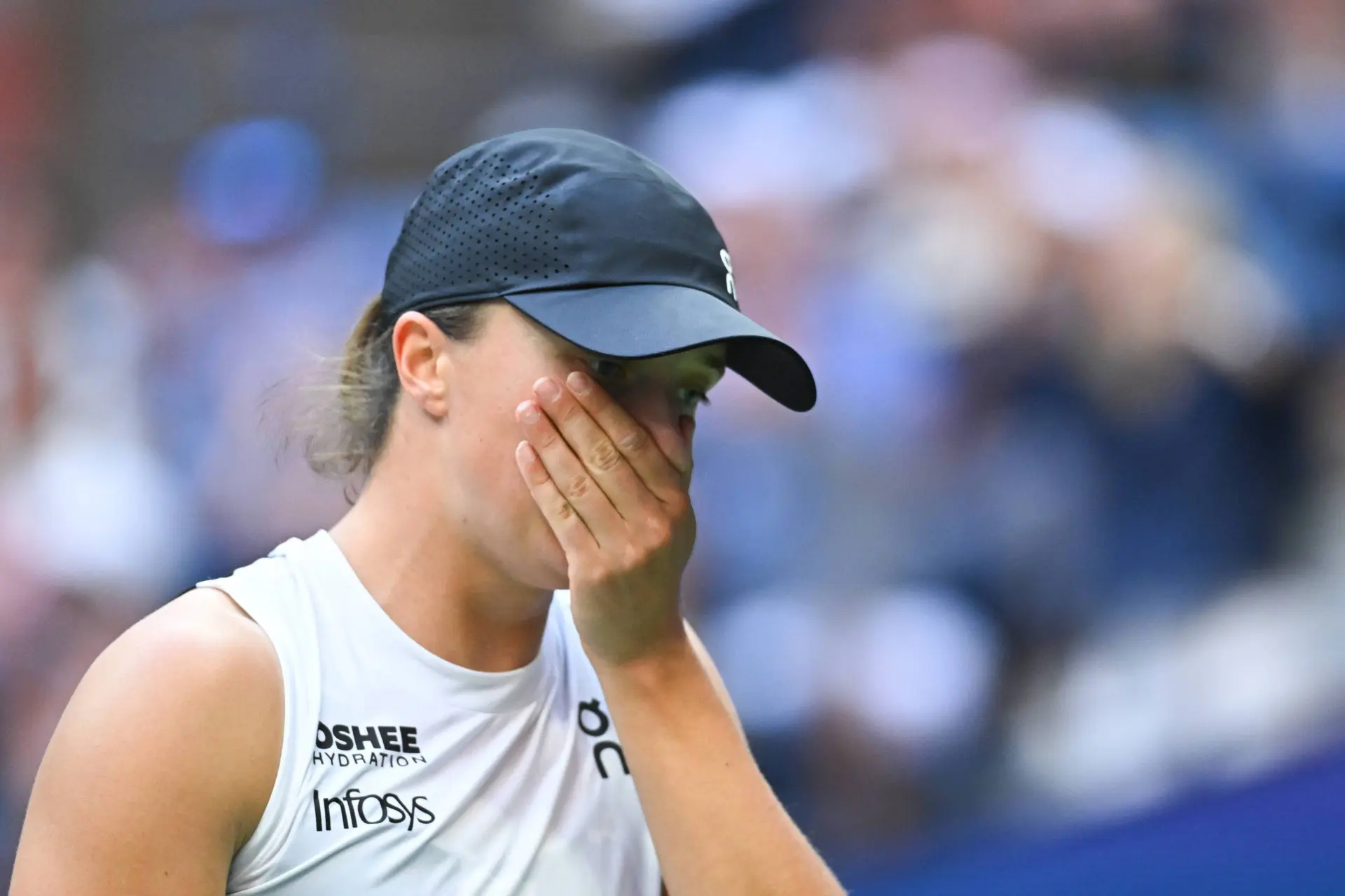 Iga Swiatek droht aus den Top 2 der WTA-Rangliste zu fallen, da ihre katastrophale Form gegen Top-10-Spielerinnen anhält