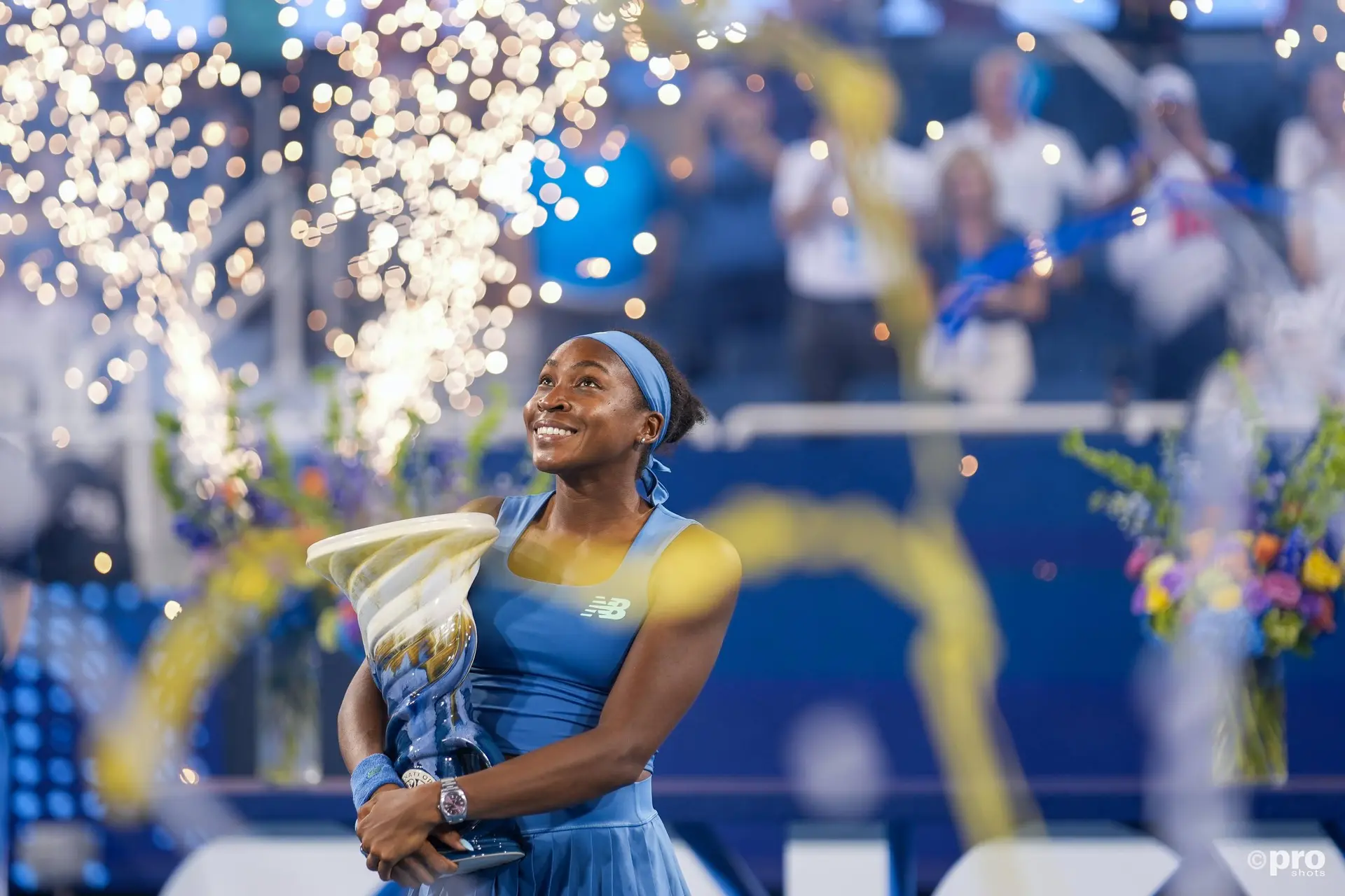 Coco Gauff holds the 2026 Cincinnati Open trophy.