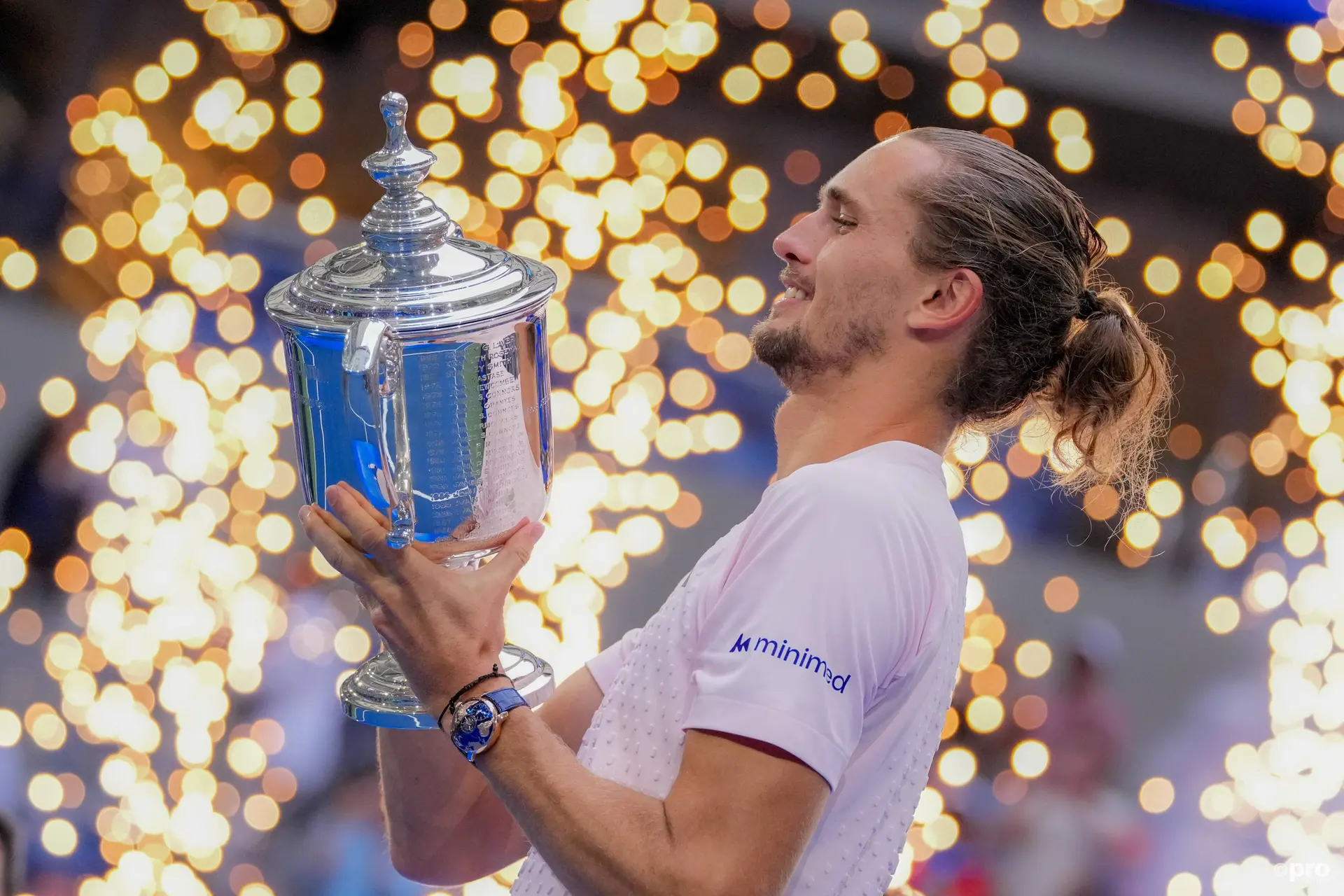 alexander-zverev-us-open-trophy