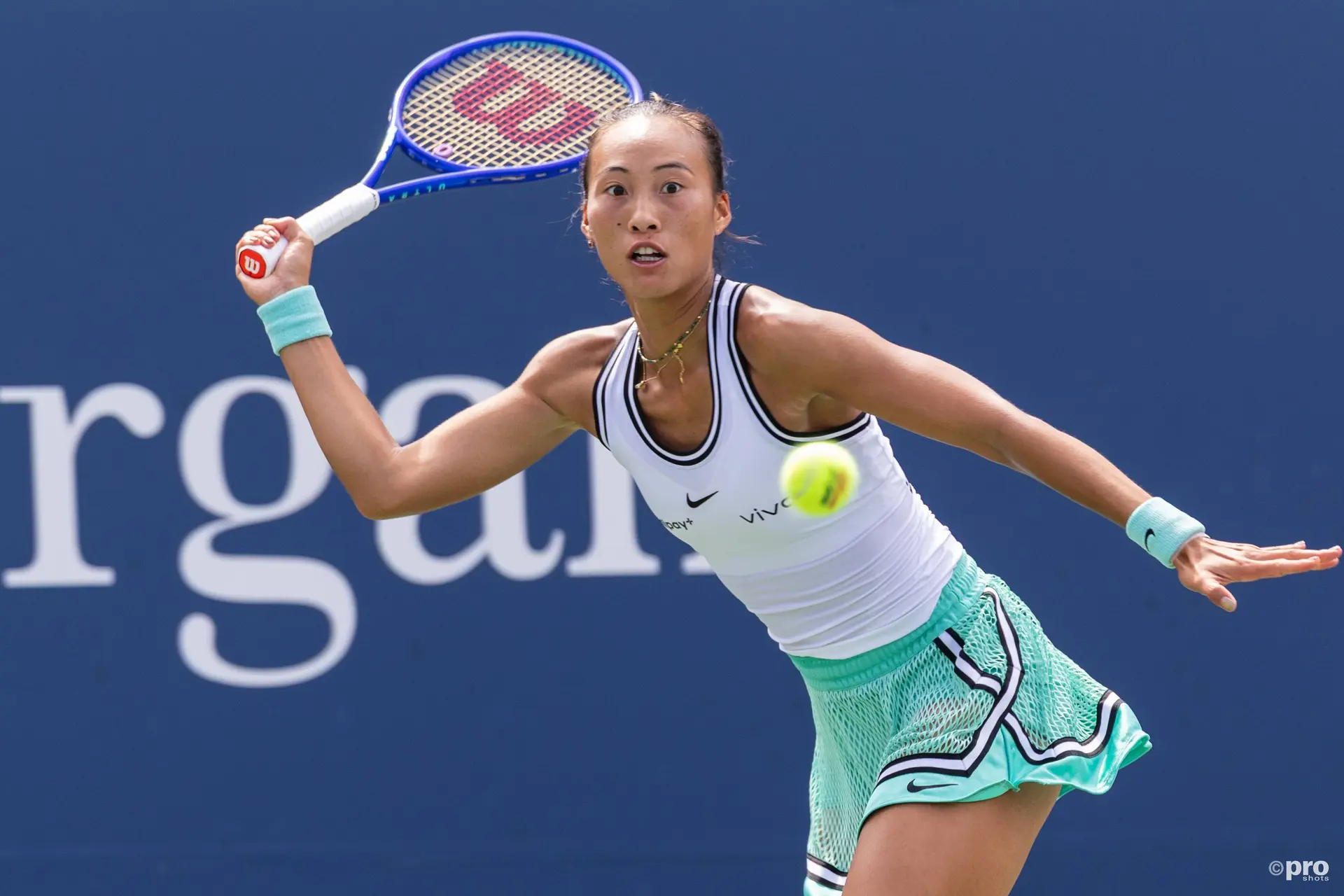 LIVE US Open WTA Day Nine | Zheng Qinwen heroically downs Iga Swiatek in stunning style as Mirra Andreeva staves off Potapova