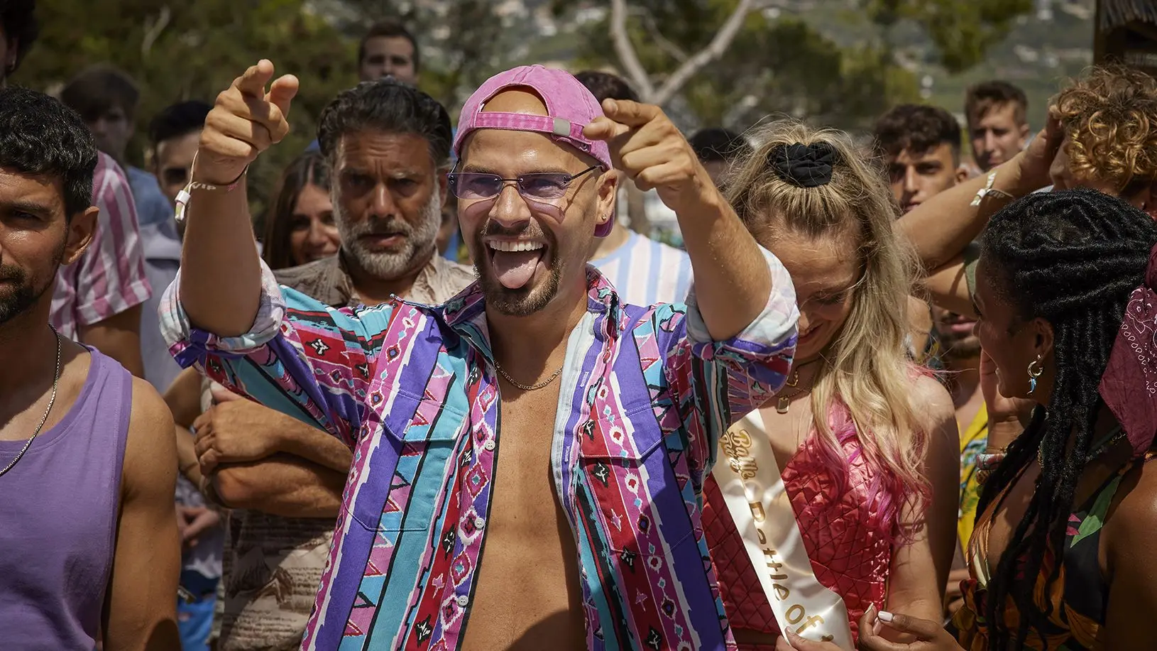 Netflix deelt eerste beelden en releasedatum van 'Costa!! de serie': "Wordt een hete zomer!"