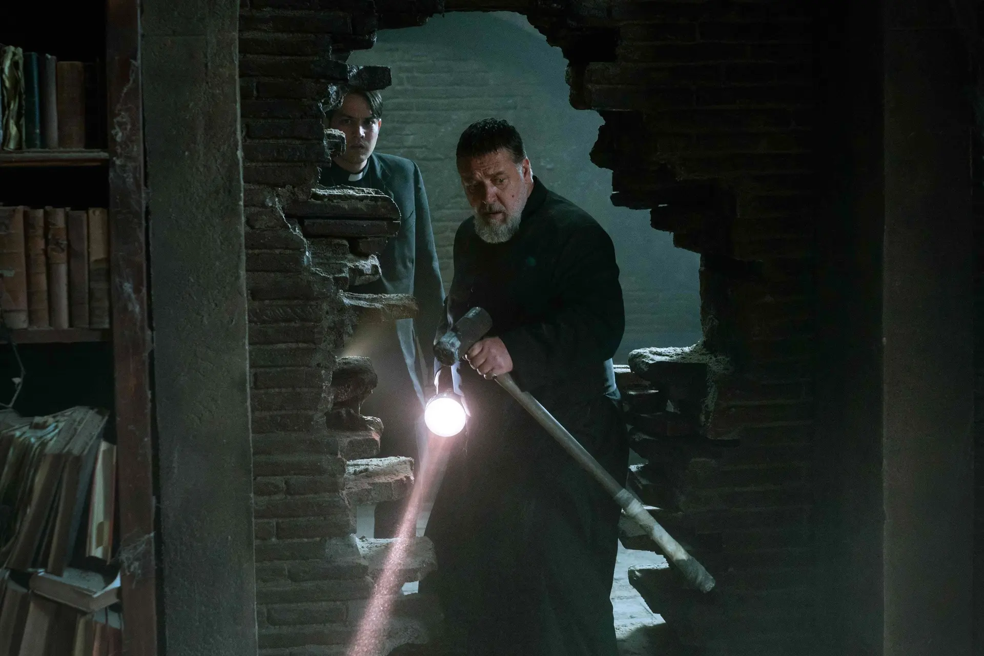 Horrorfilm 'The Pope's Exorcist' met Russell Crowe krijgt officieel een vervolg