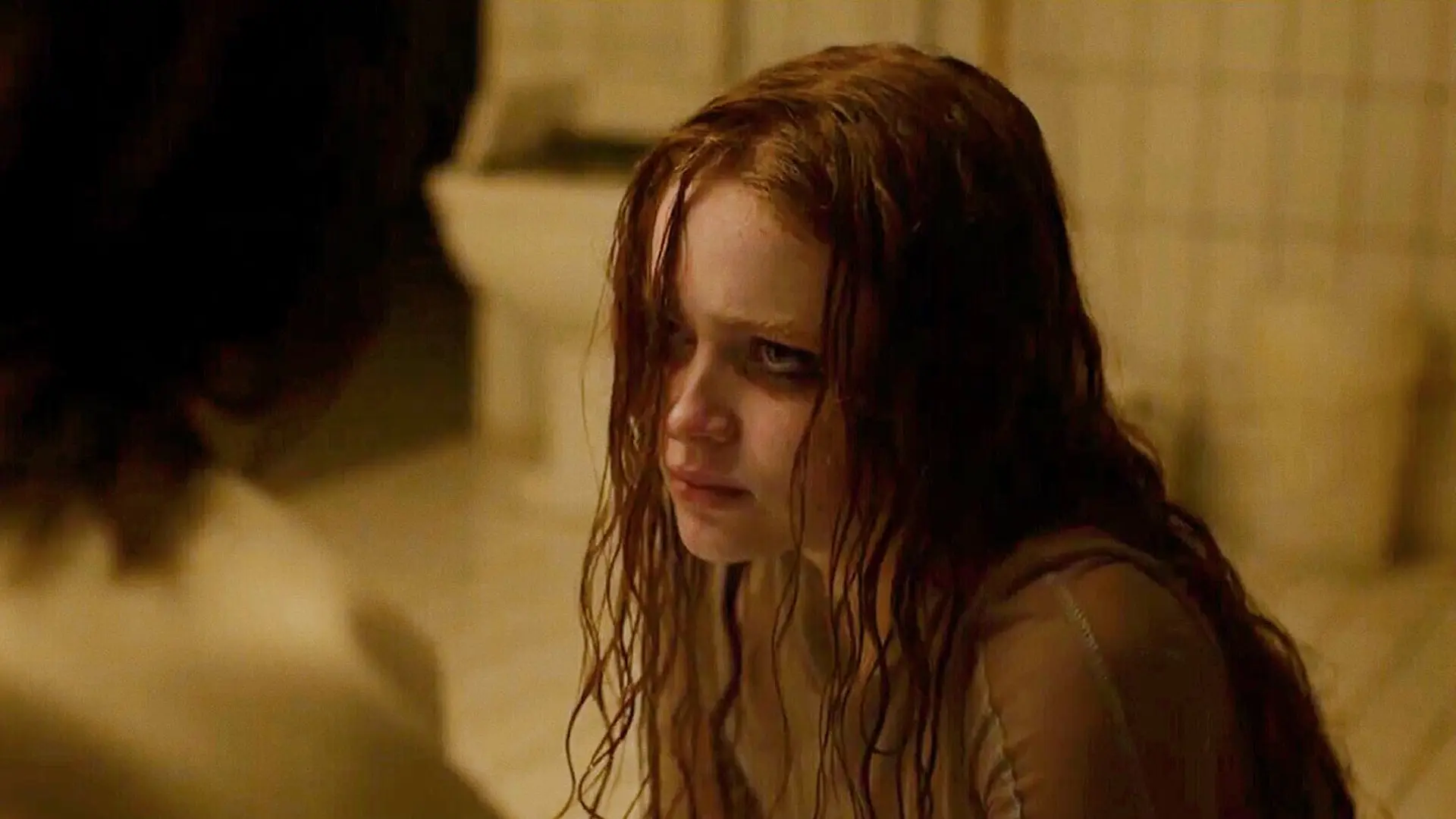 Stranger Things-ster Sadie Sink belandt in een sekte in de trailer van 'A Sacrifice'