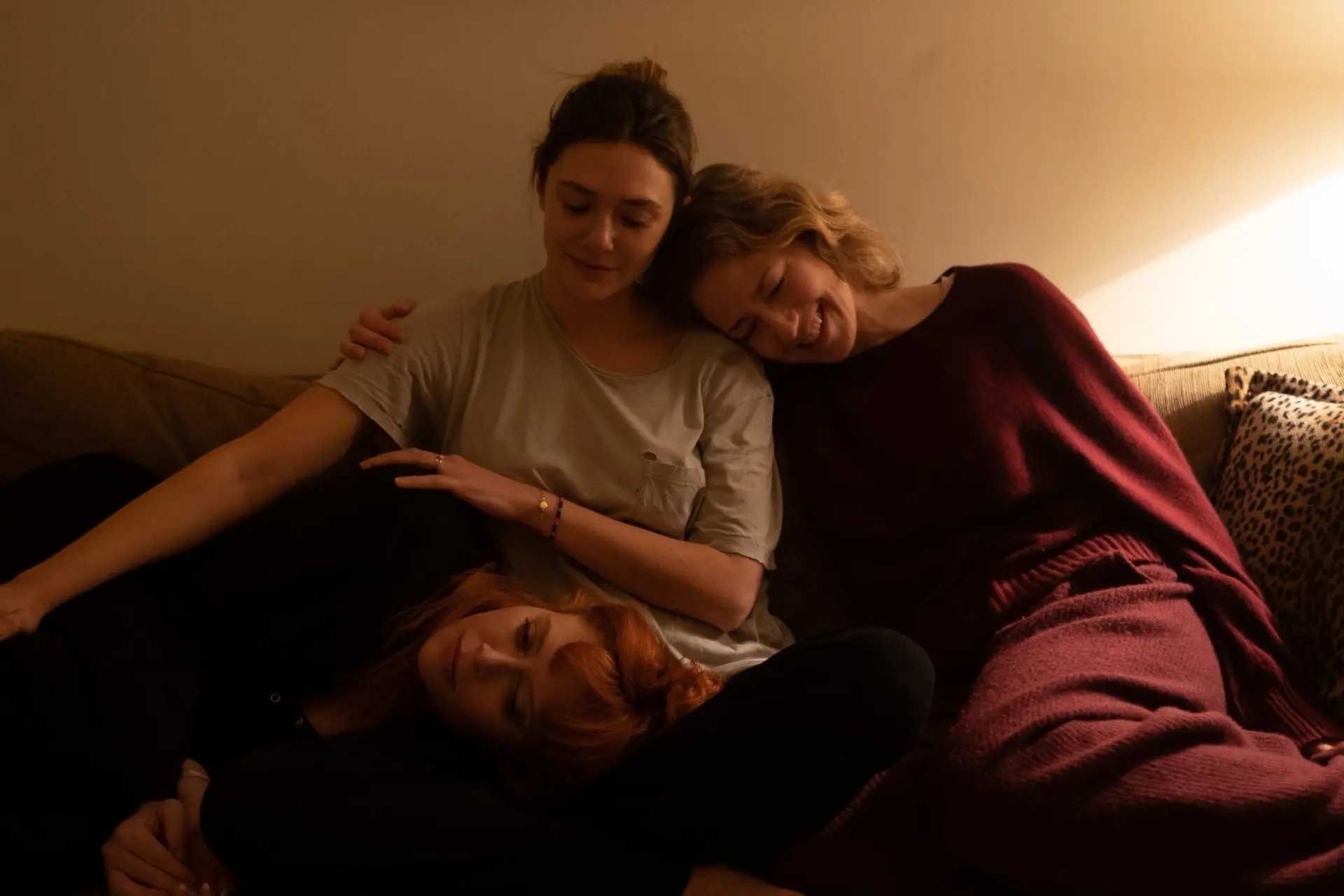 Netflix deelt eerste trailer van nieuwe dramafilm met Carrie Coon, Natasha Lyonne en Elizabeth Olsen