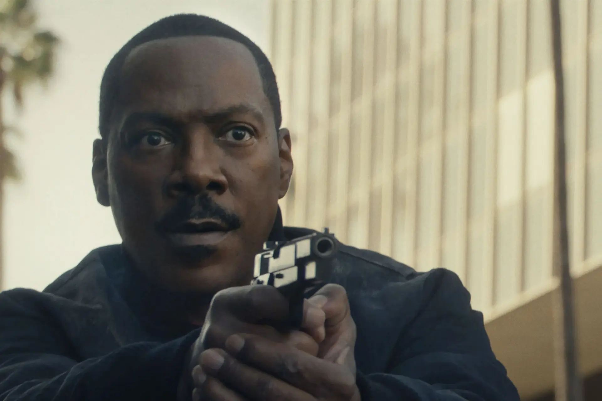 Eddie Murphy steelt een helicopter in hilarische nieuwe teaser van 'Beverly Hills Cops: Axel F'