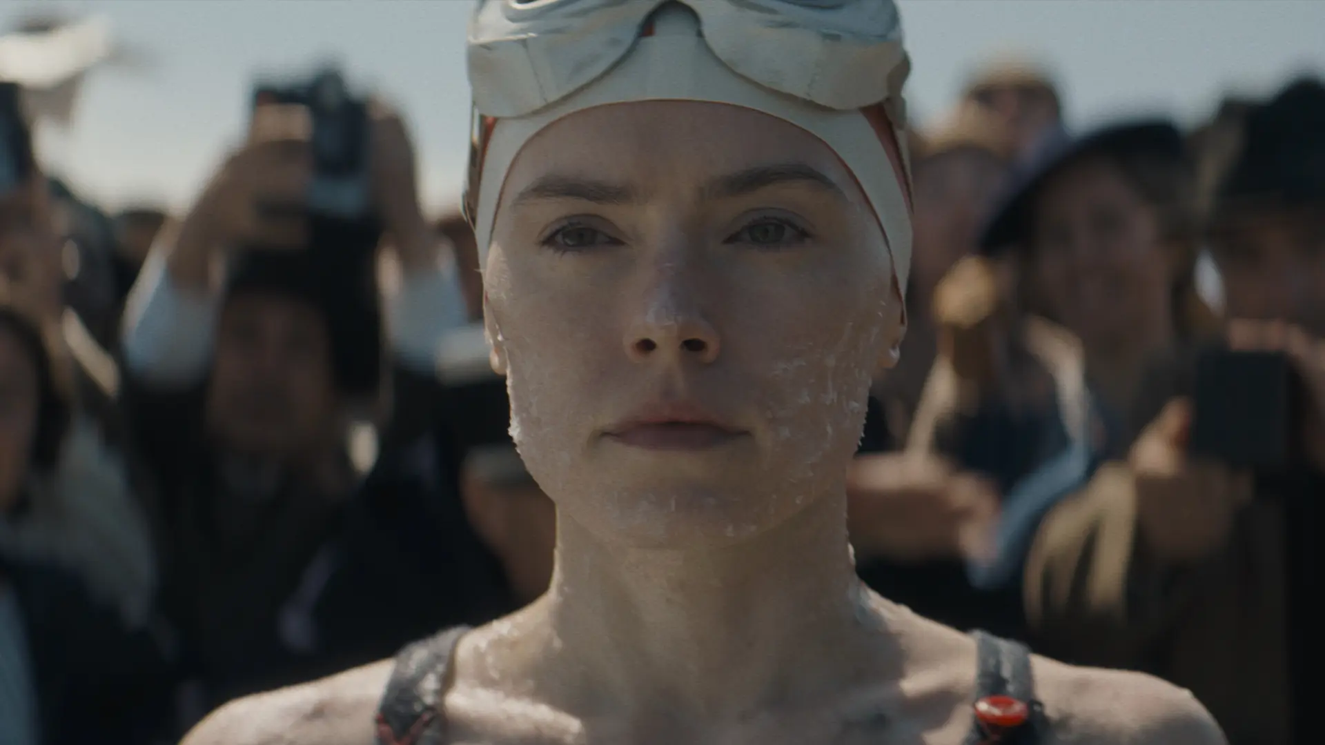 Recensie: 'Young Woman and the Sea' - Krachtig portret van moed en doorzettingsvermogen