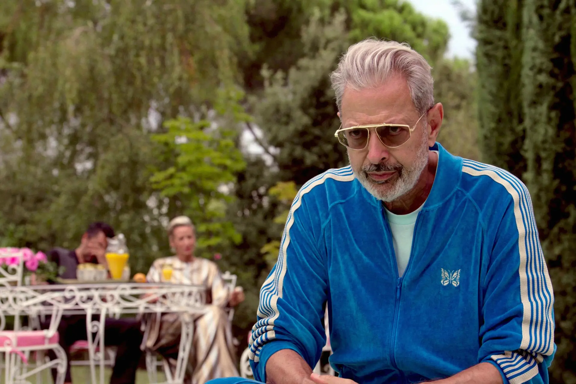 Netflix trekt al na één seizoen de stekker uit dramaserie  'KAOS' met Jeff Goldblum