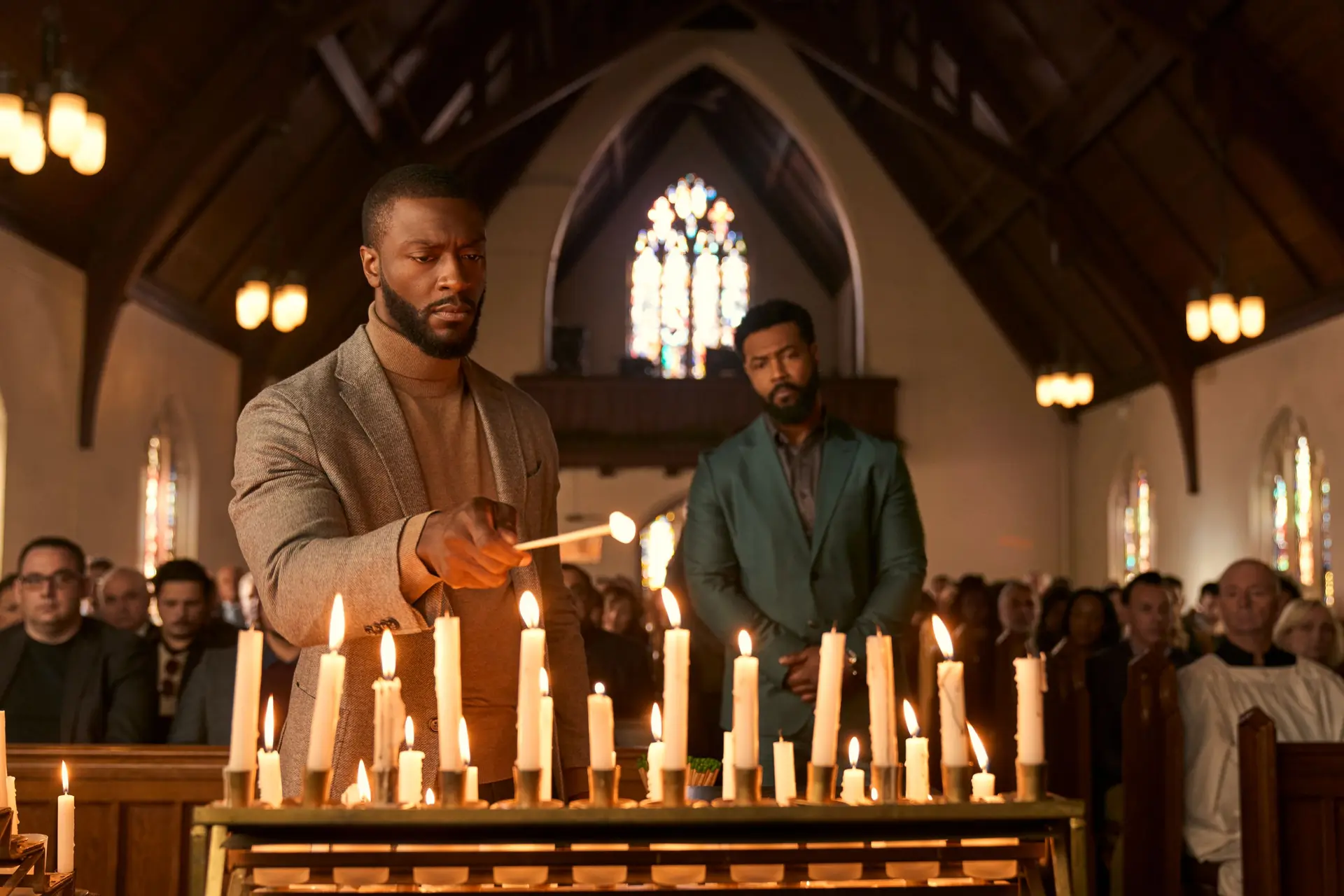Prime Video deelt officiële trailer van gloednieuwe thrillerserie met Aldis Hodge: 'Cross'