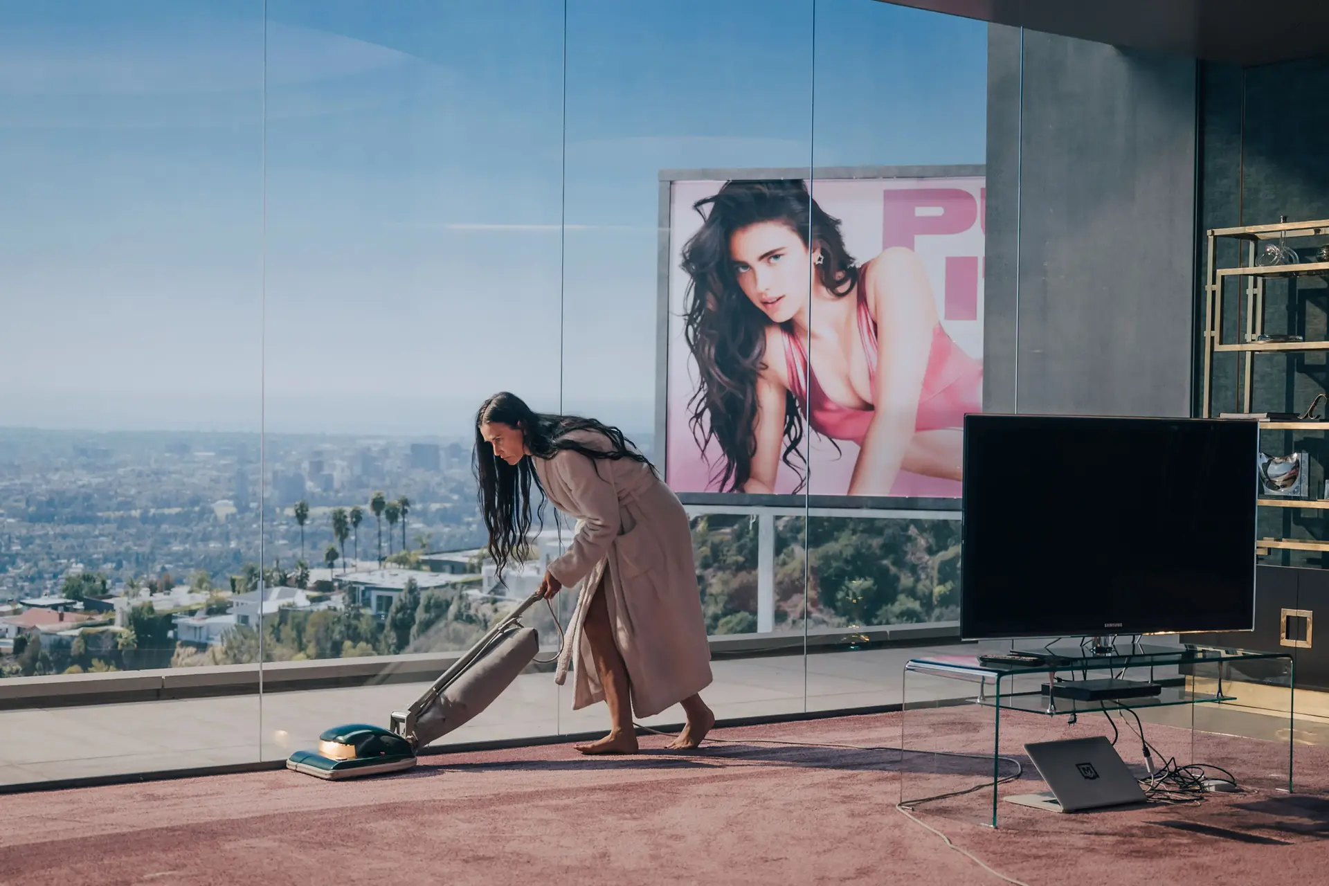 Bioscoophit 'The Substance' met Demi Moore en Margaret Qualley volgende maand te streamen