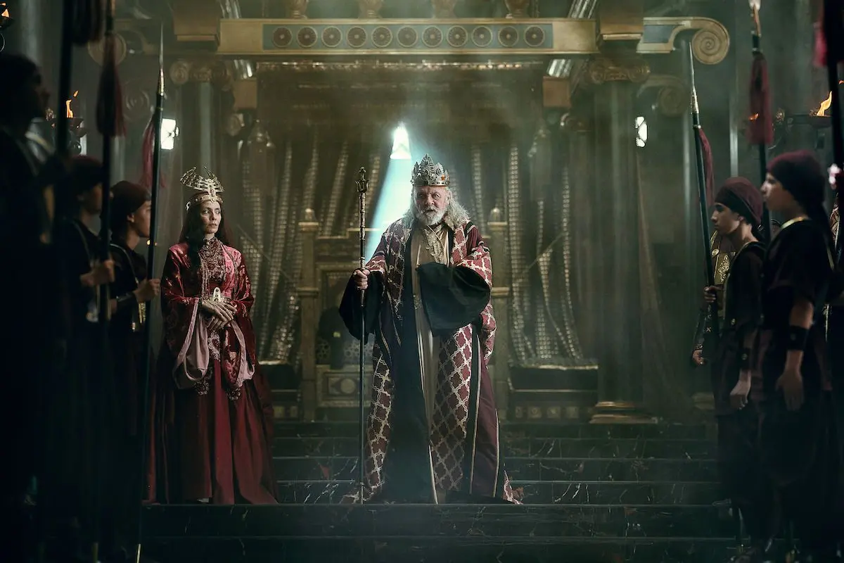 Anthony Hopkins is koning Herodes in de officiële trailer van historische Netflix-film 'Mary'
