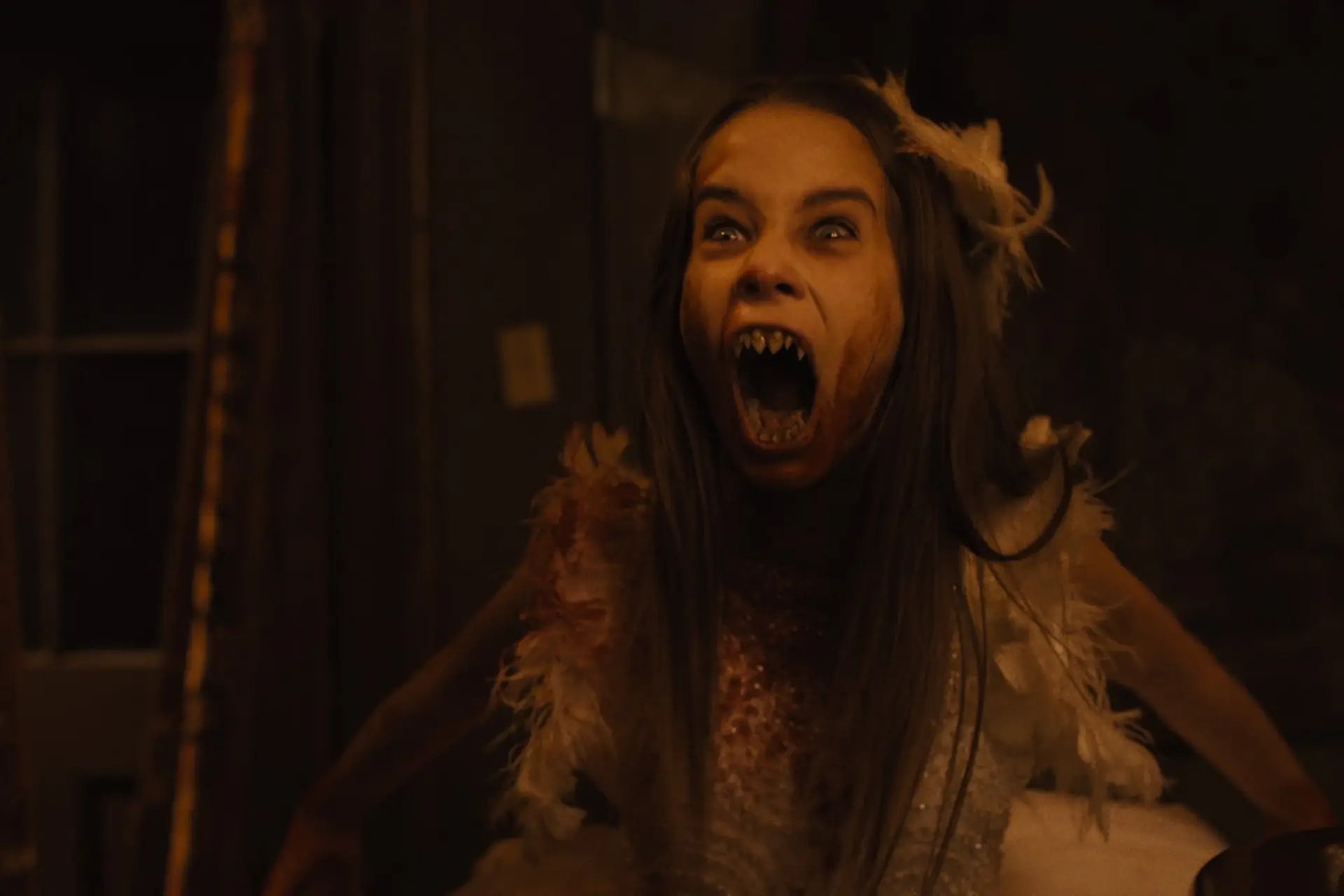 Netflix verrast Vlaamse abonnees met de komst van de knotsgekke horrorfilm 'Abigail'