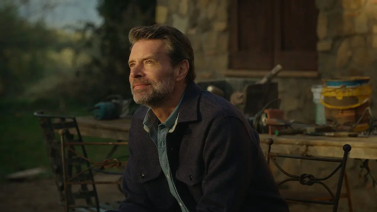 Netflix deelt eerste beelden van nieuwe Valentijnsfilm 'La Dolce Villa' met Scott Foley