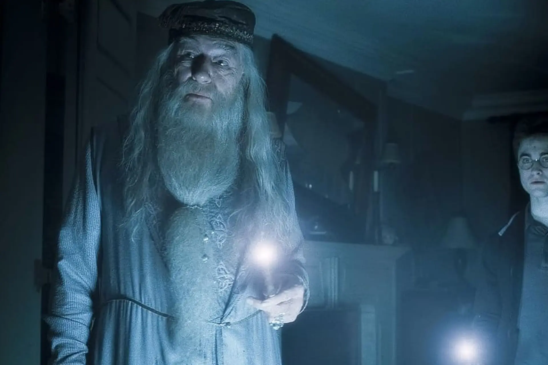 Deze acteur is héél dichtbij voor de rol van Albus Dumbledore in aankomende Harry Potter-serie